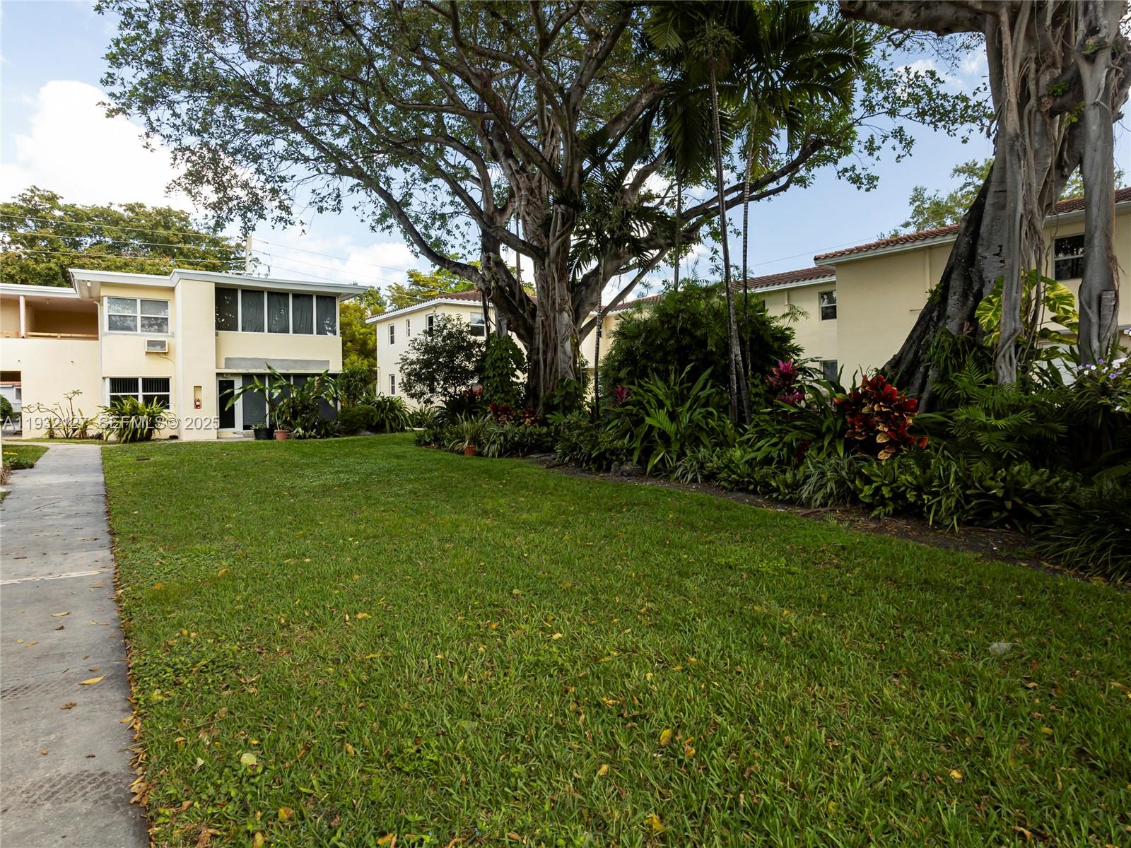 726 NE 92nd St #6L, Miami Shores FL 33138