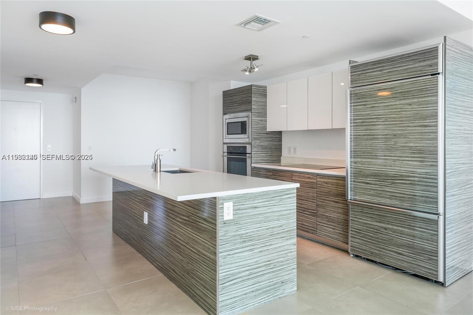 460 NE 28th St #806, Miami FL 33137