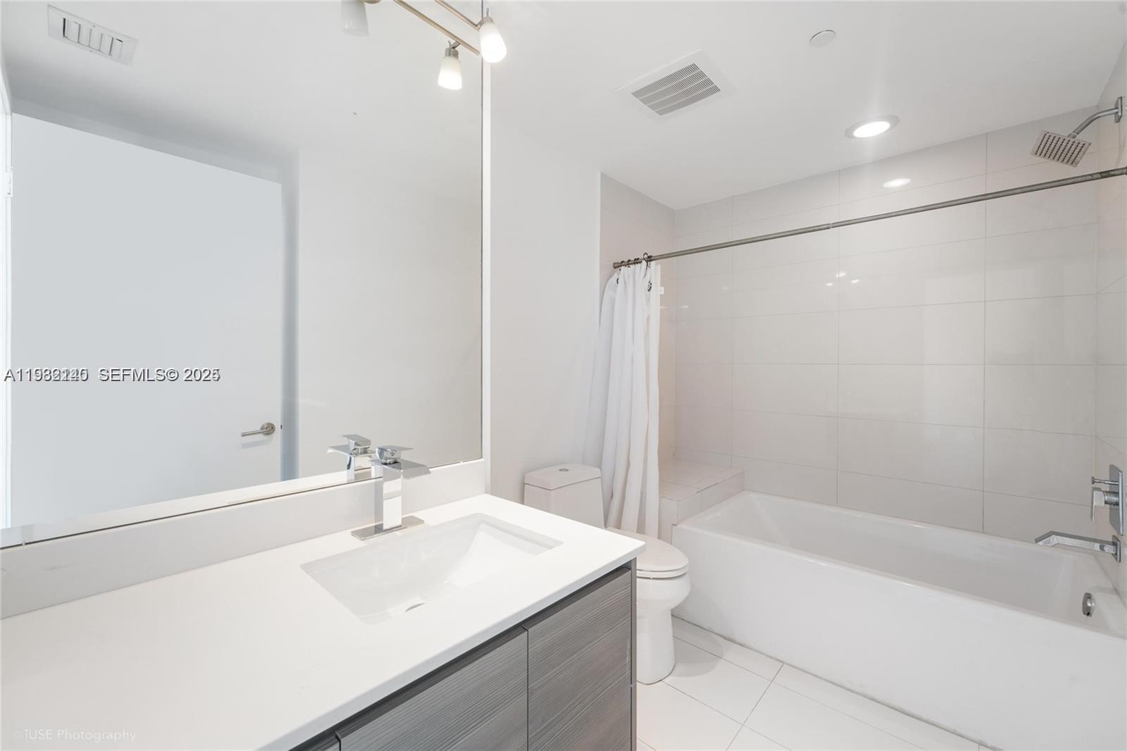 460 NE 28th St #806, Miami FL 33137