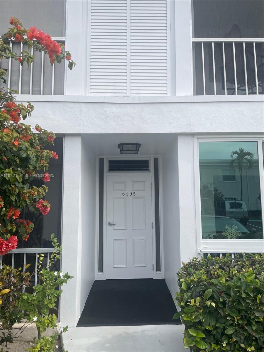 6405 Bay Club Dr #3, Fort Lauderdale FL 33308
