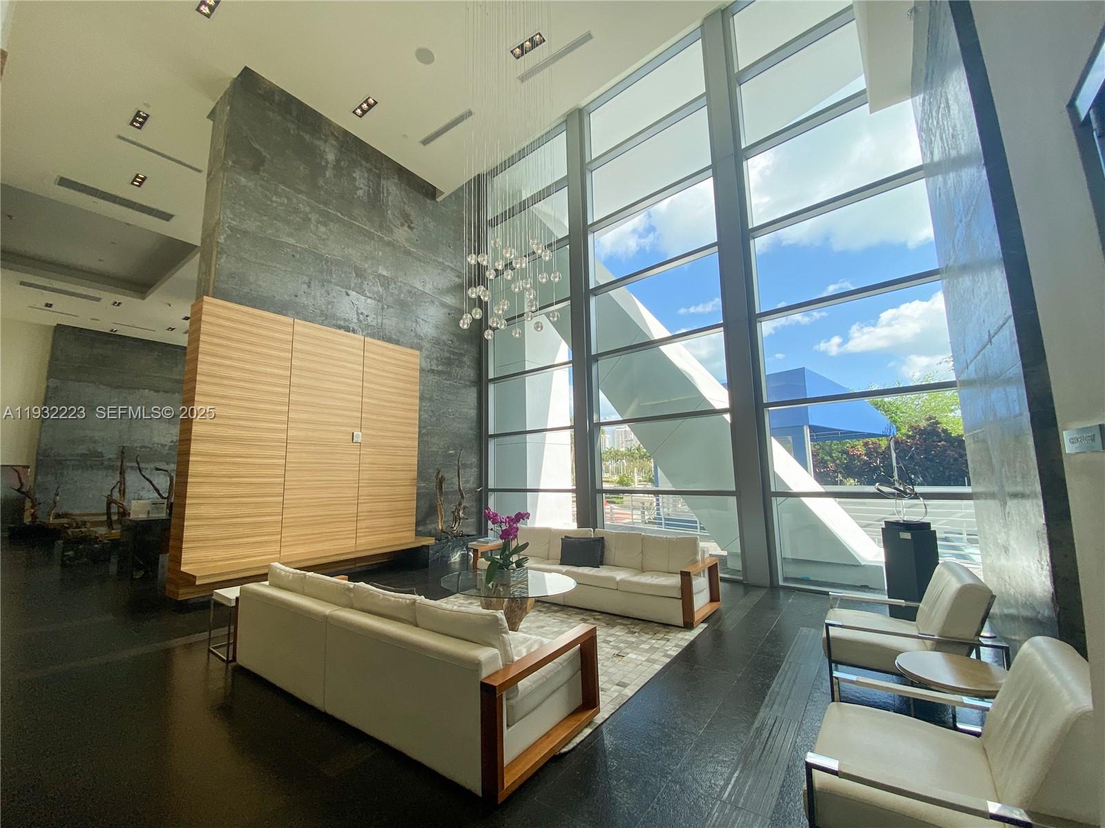 888 Biscayne Blvd #709, Miami FL 33132