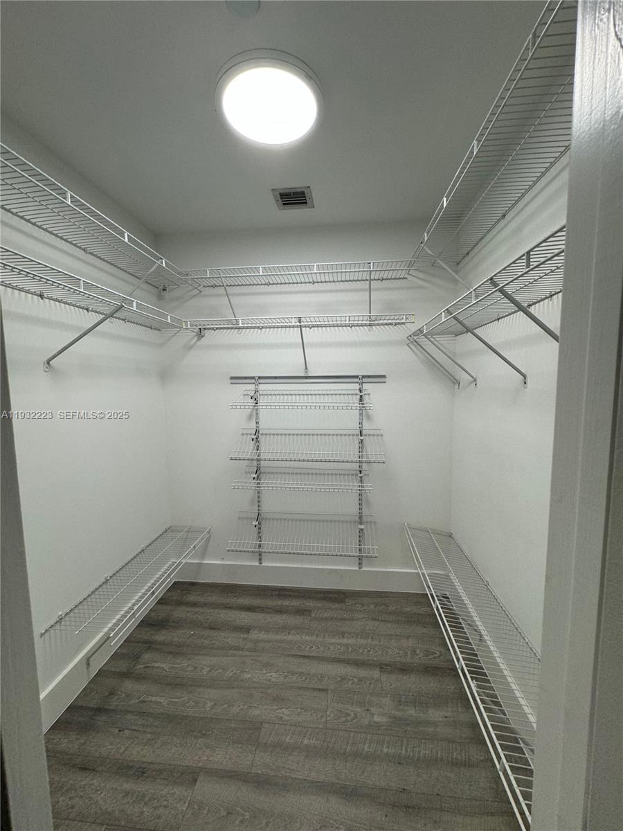 888 Biscayne Blvd #709, Miami FL 33132
