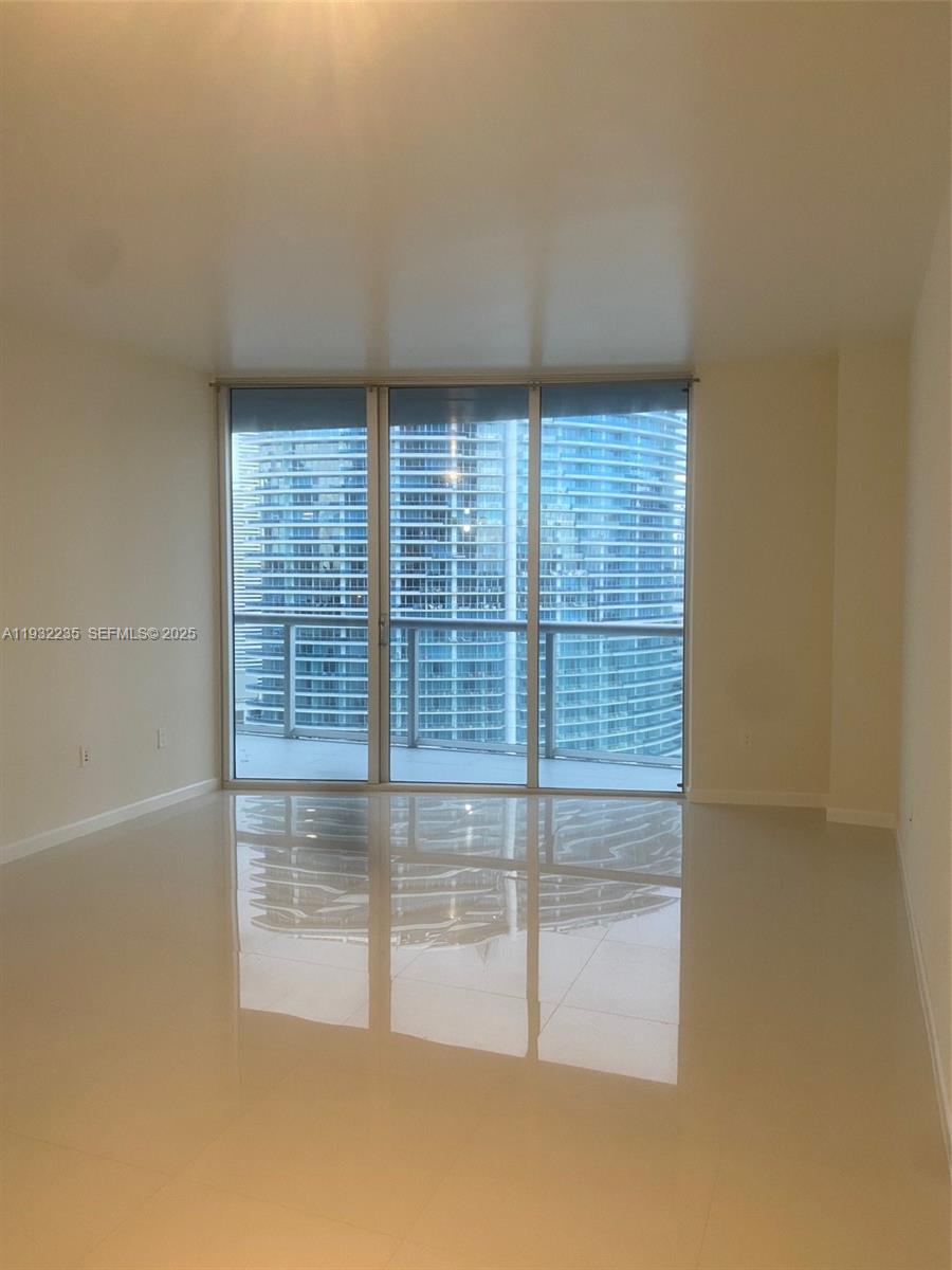 475 Brickell Ave #3414, Miami FL 33131