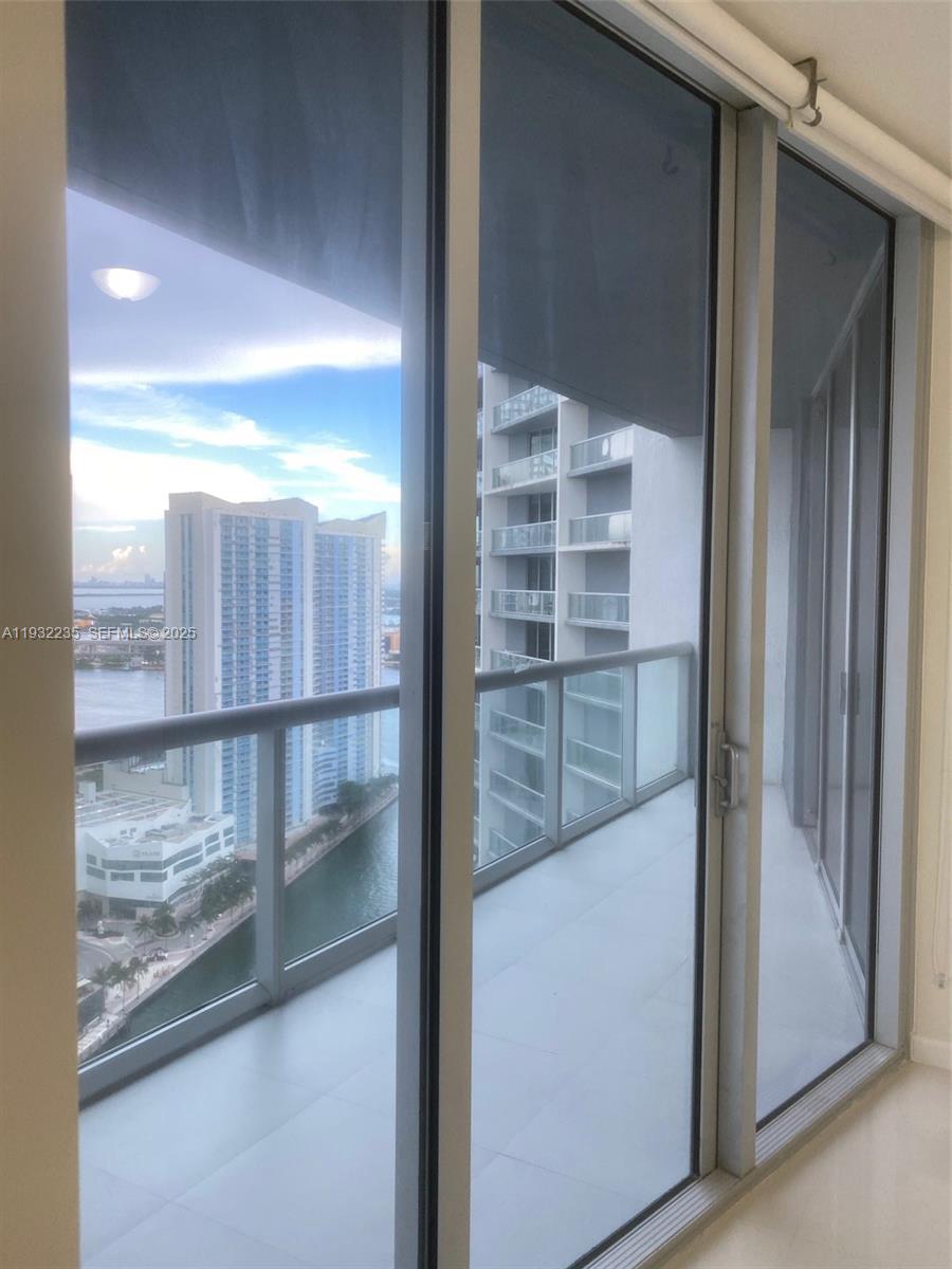 475 Brickell Ave #3414, Miami FL 33131