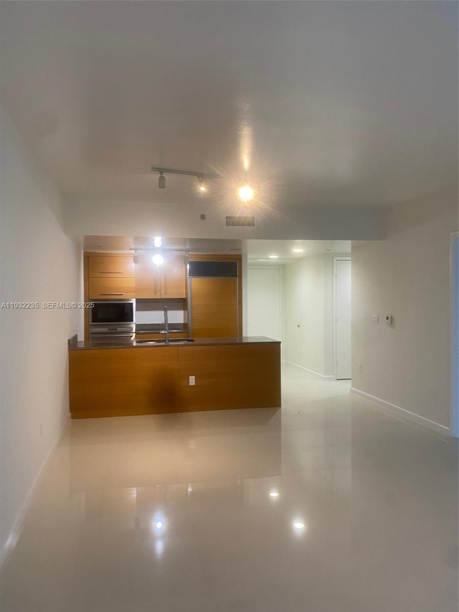 475 Brickell Ave #3414, Miami FL 33131