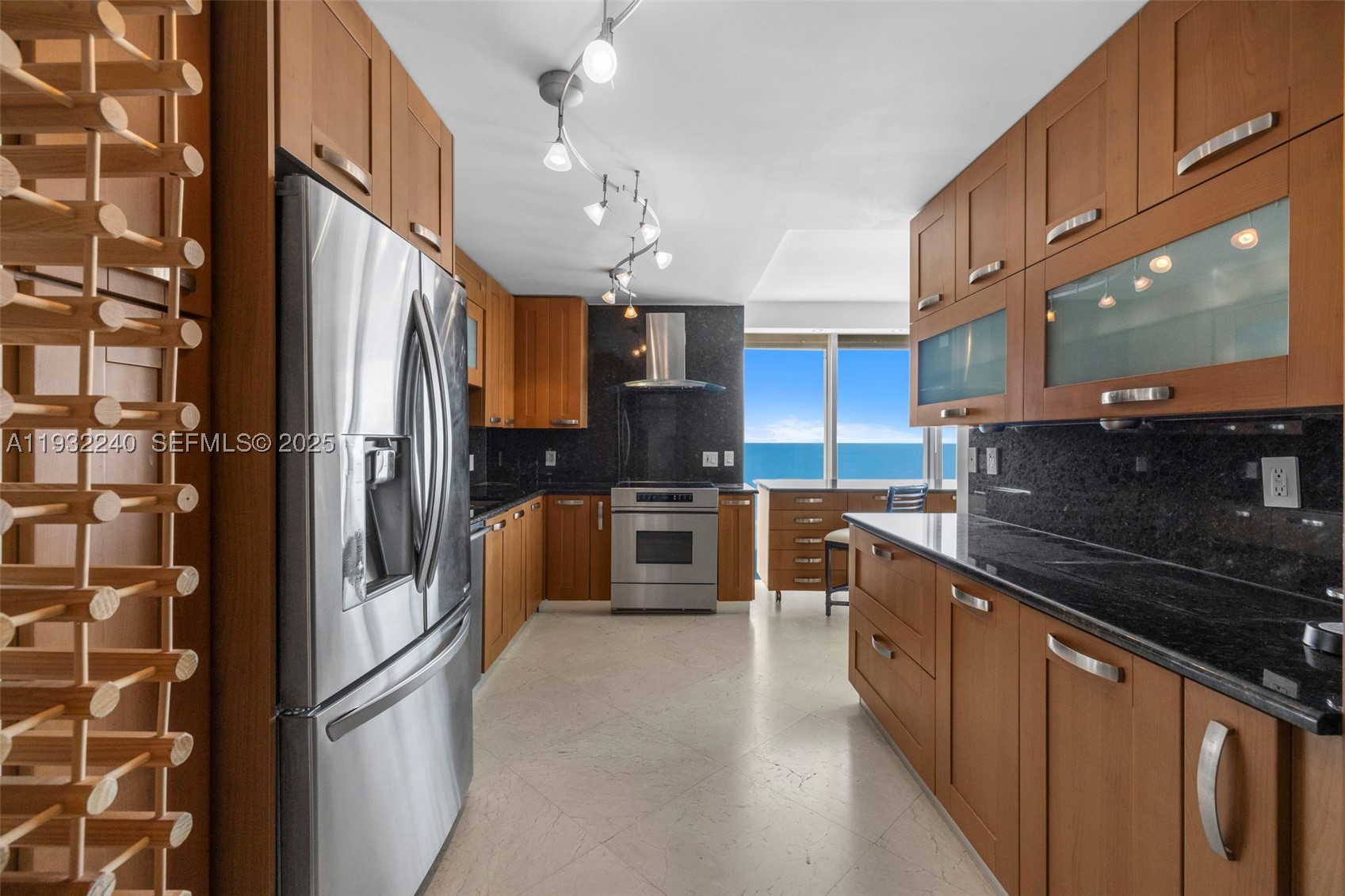 881 Ocean Dr #20A, Key Biscayne FL 33149