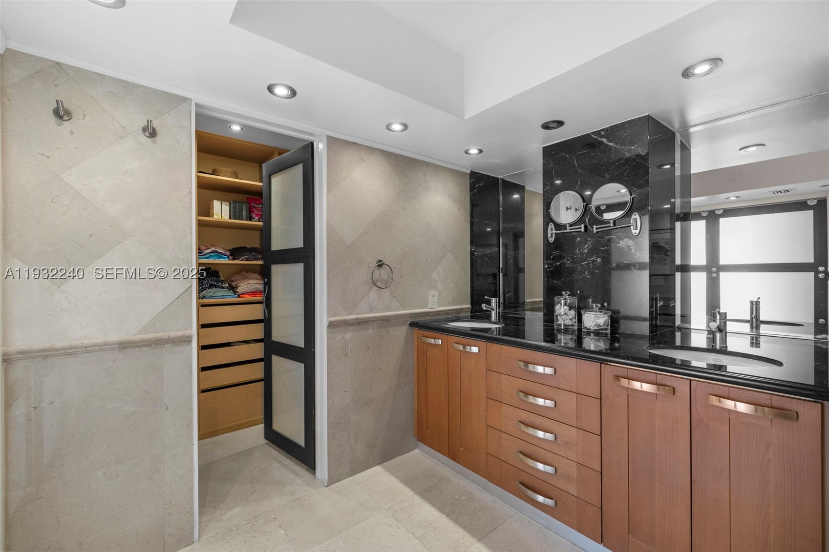 881 Ocean Dr #20A, Key Biscayne FL 33149
