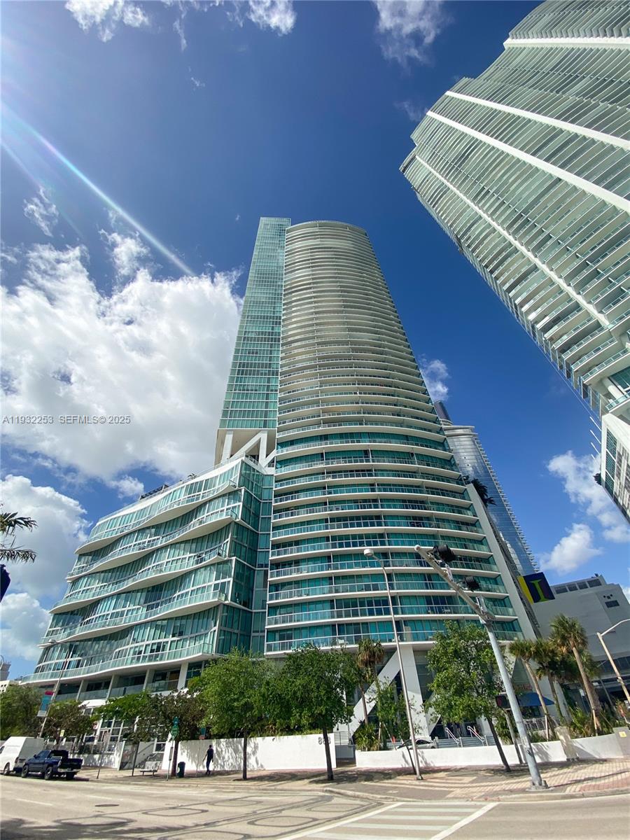 888 Biscayne Blvd #609, Miami FL 33132