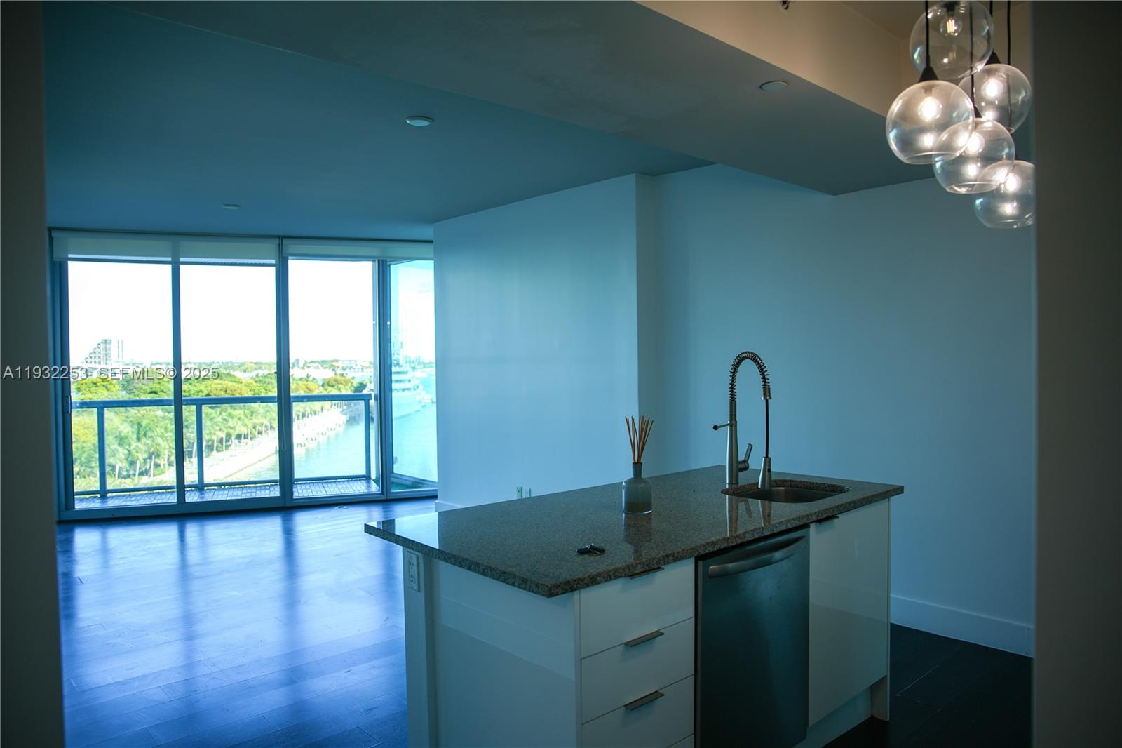 888 Biscayne Blvd #609, Miami FL 33132