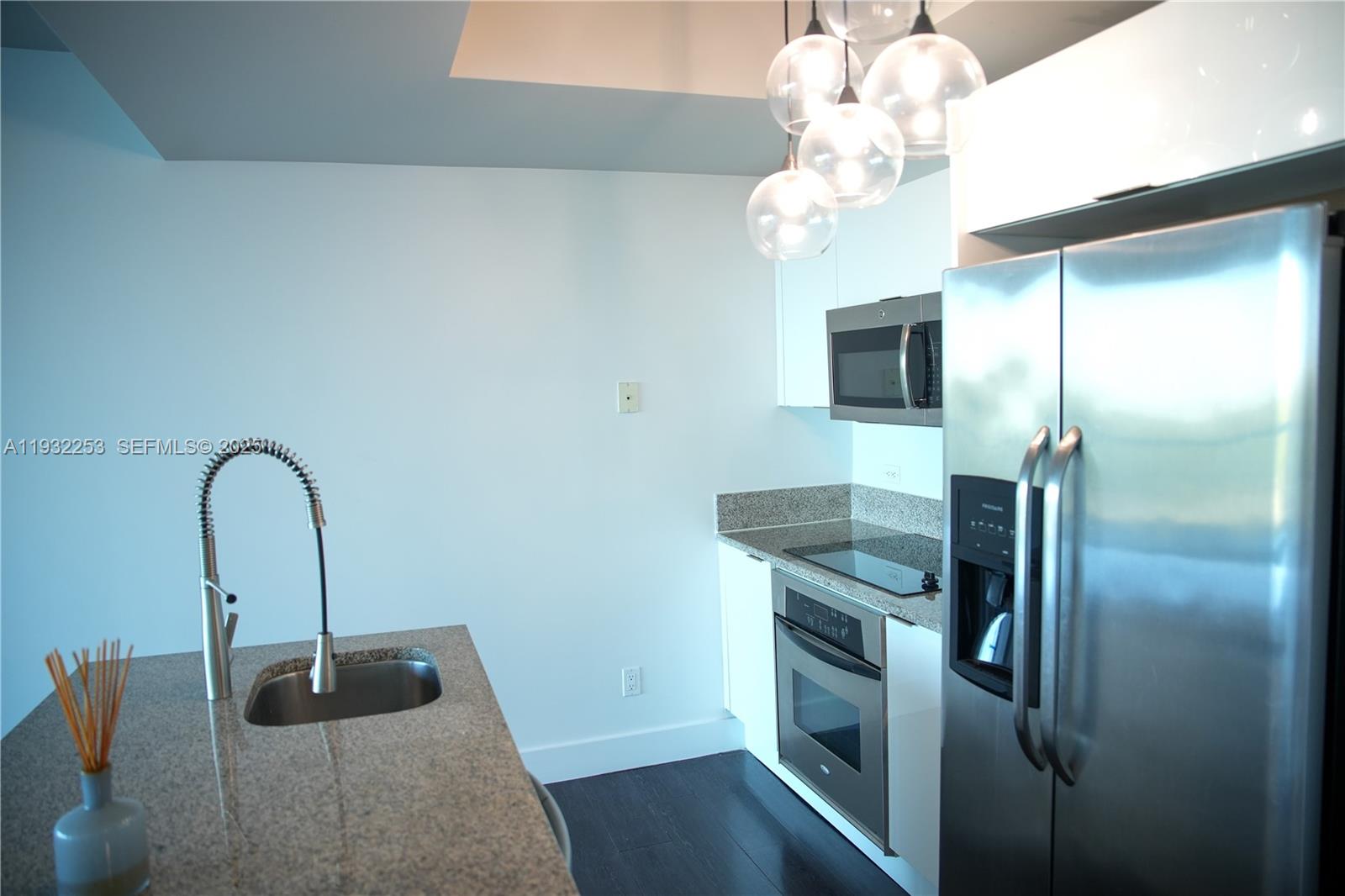888 Biscayne Blvd #609, Miami FL 33132