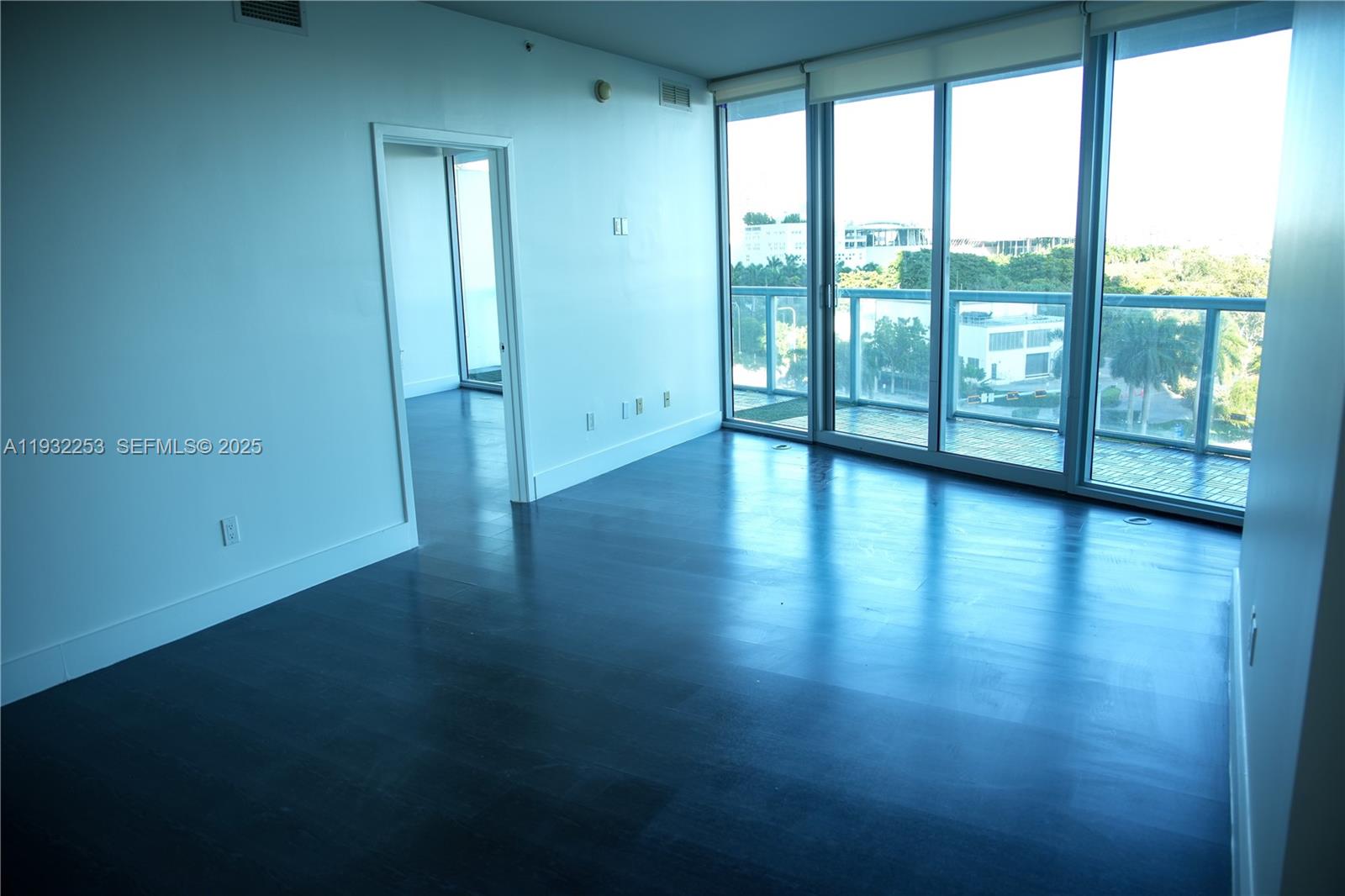 888 Biscayne Blvd #609, Miami FL 33132