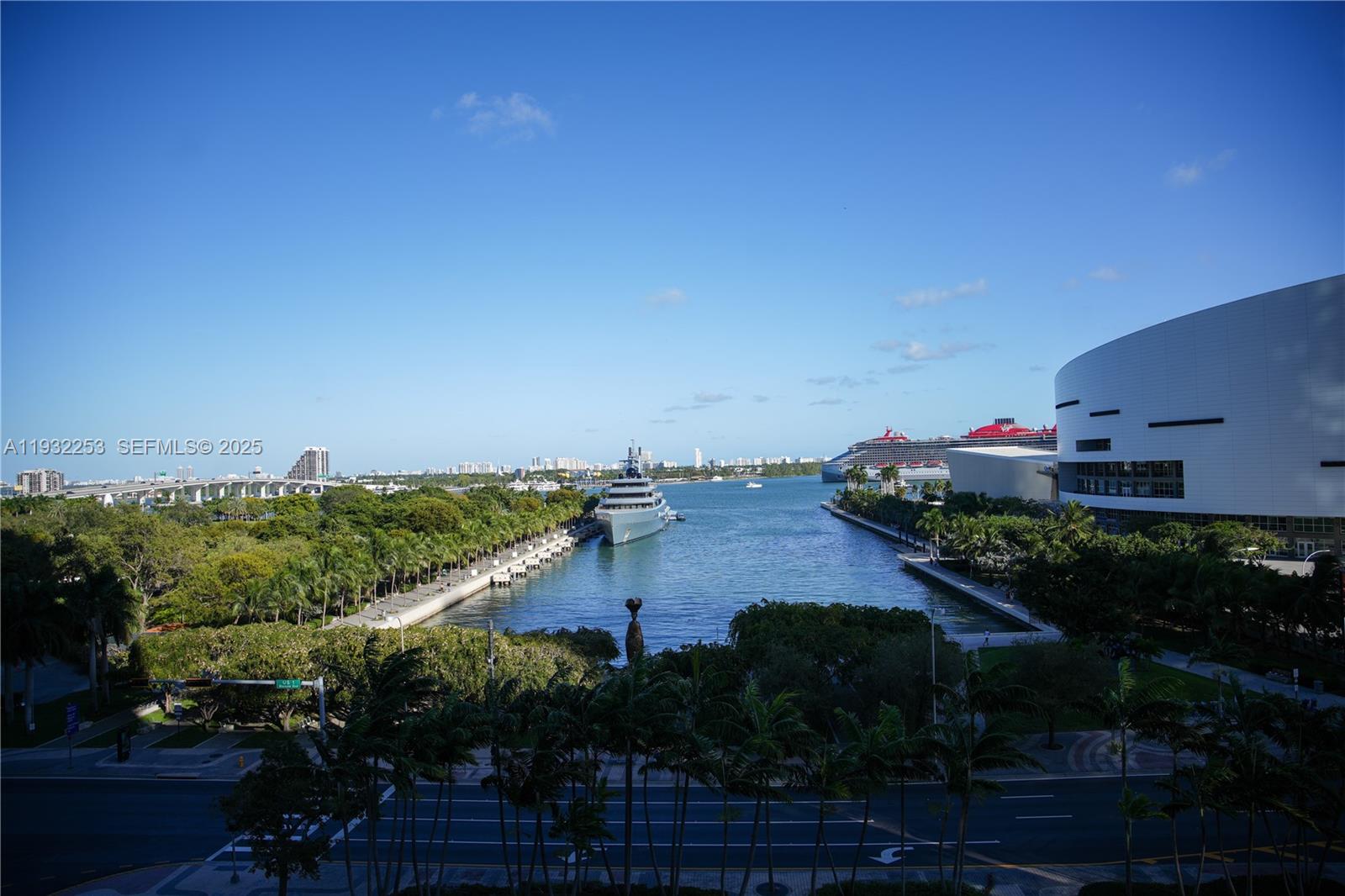 888 Biscayne Blvd #609, Miami FL 33132