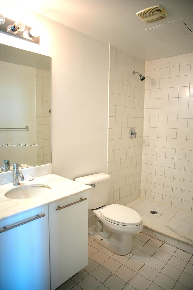 888 Biscayne Blvd #609, Miami FL 33132