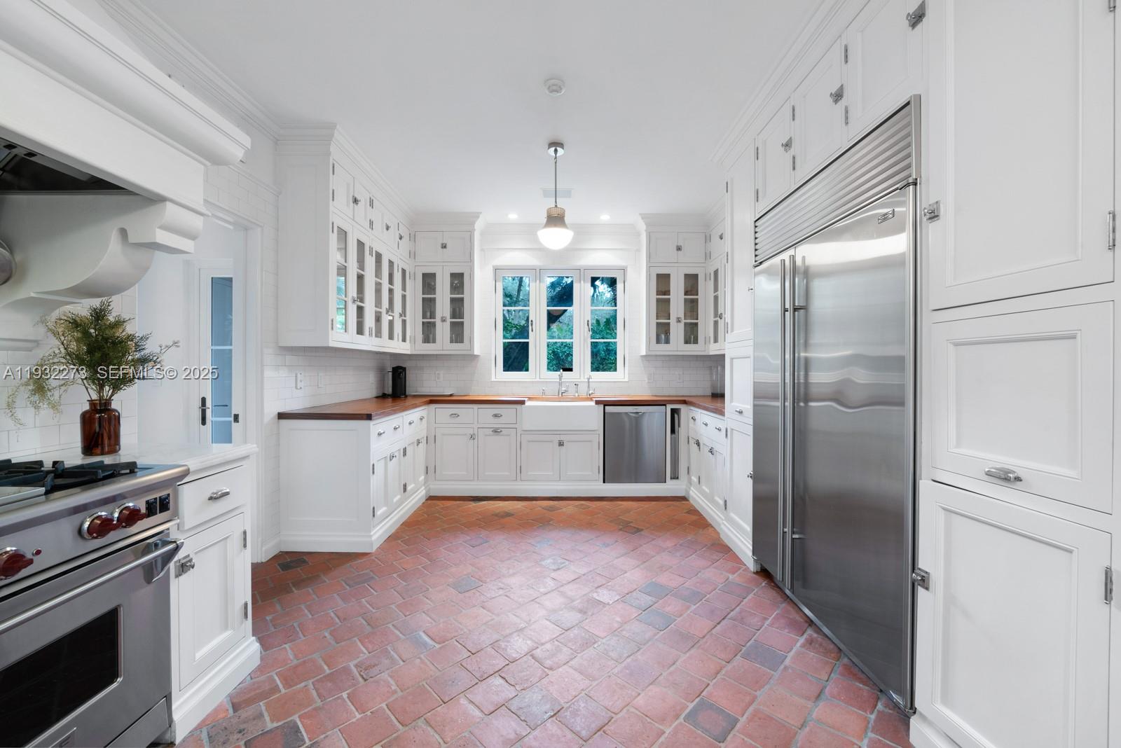 3467 N Moorings Way, Miami FL 33133