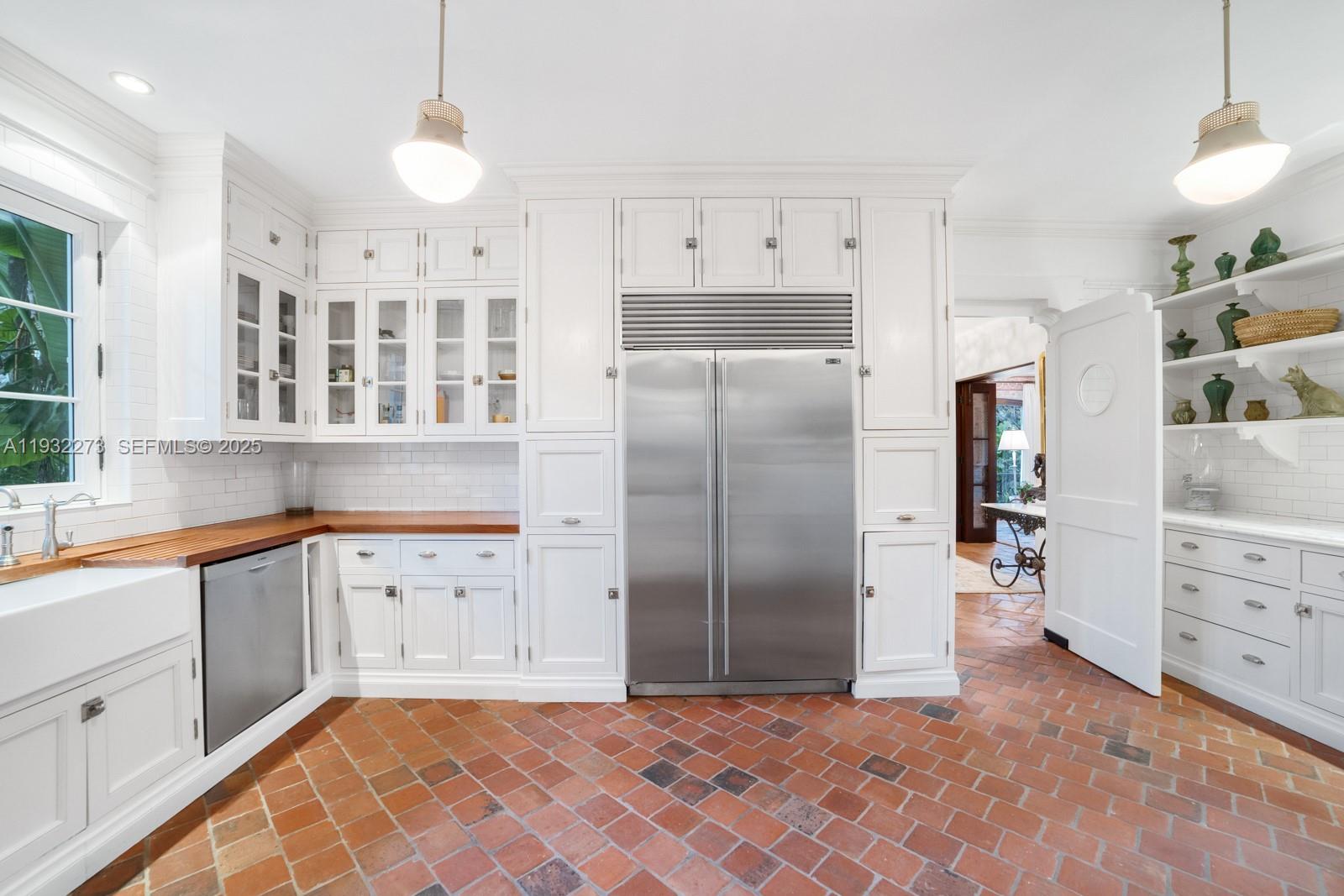3467 N Moorings Way, Miami FL 33133