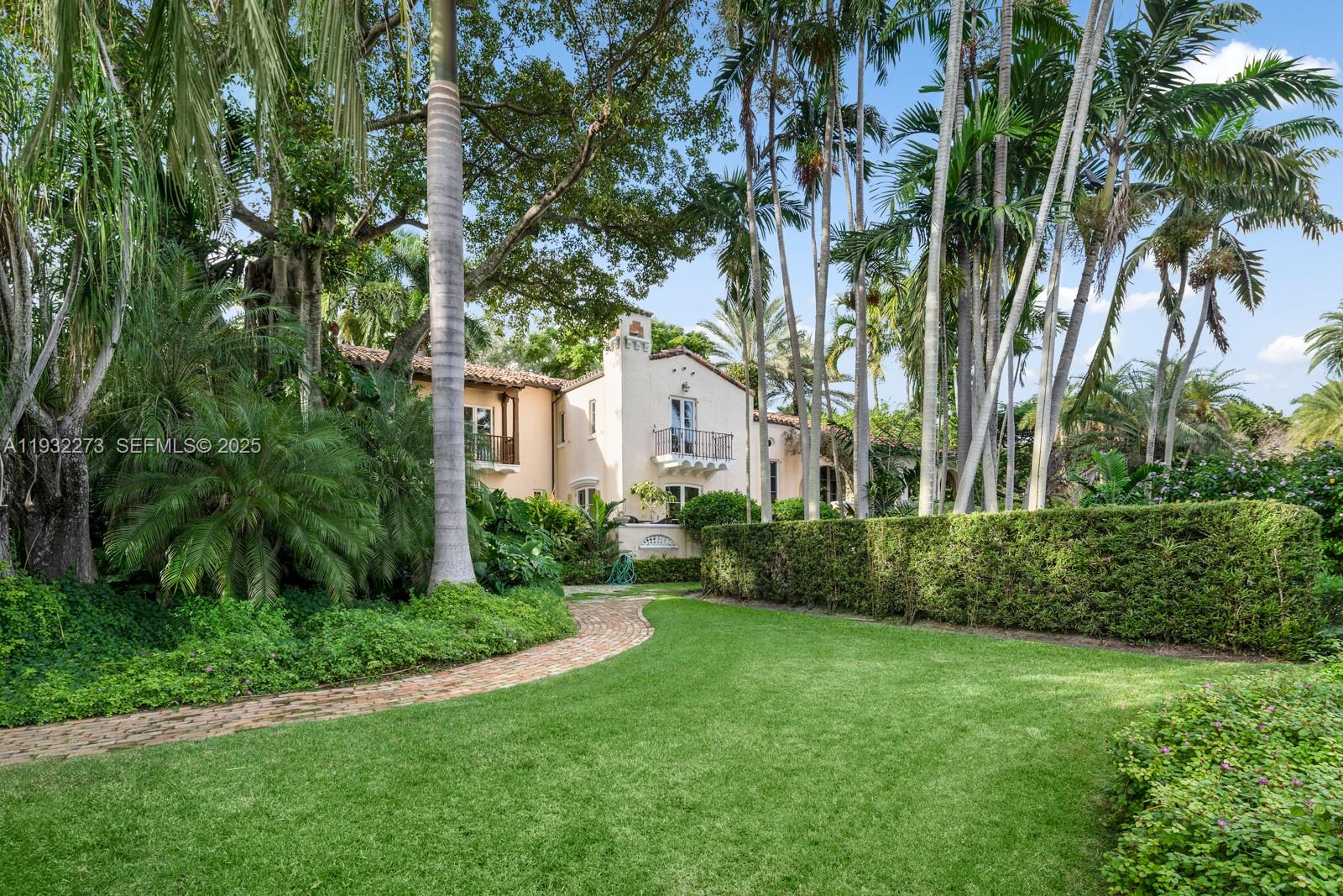 3467 N Moorings Way, Miami FL 33133