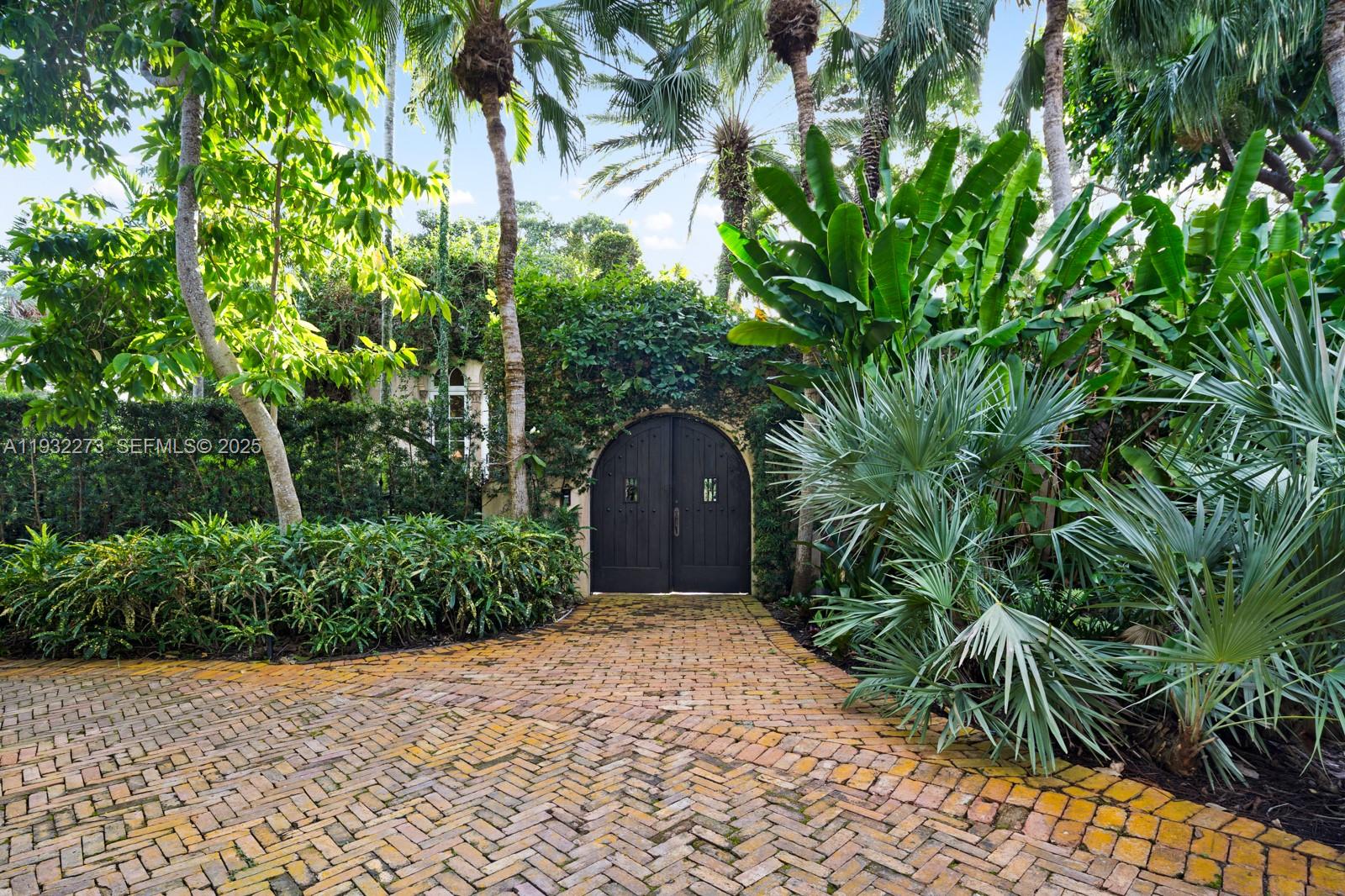 3467 N Moorings Way, Miami FL 33133