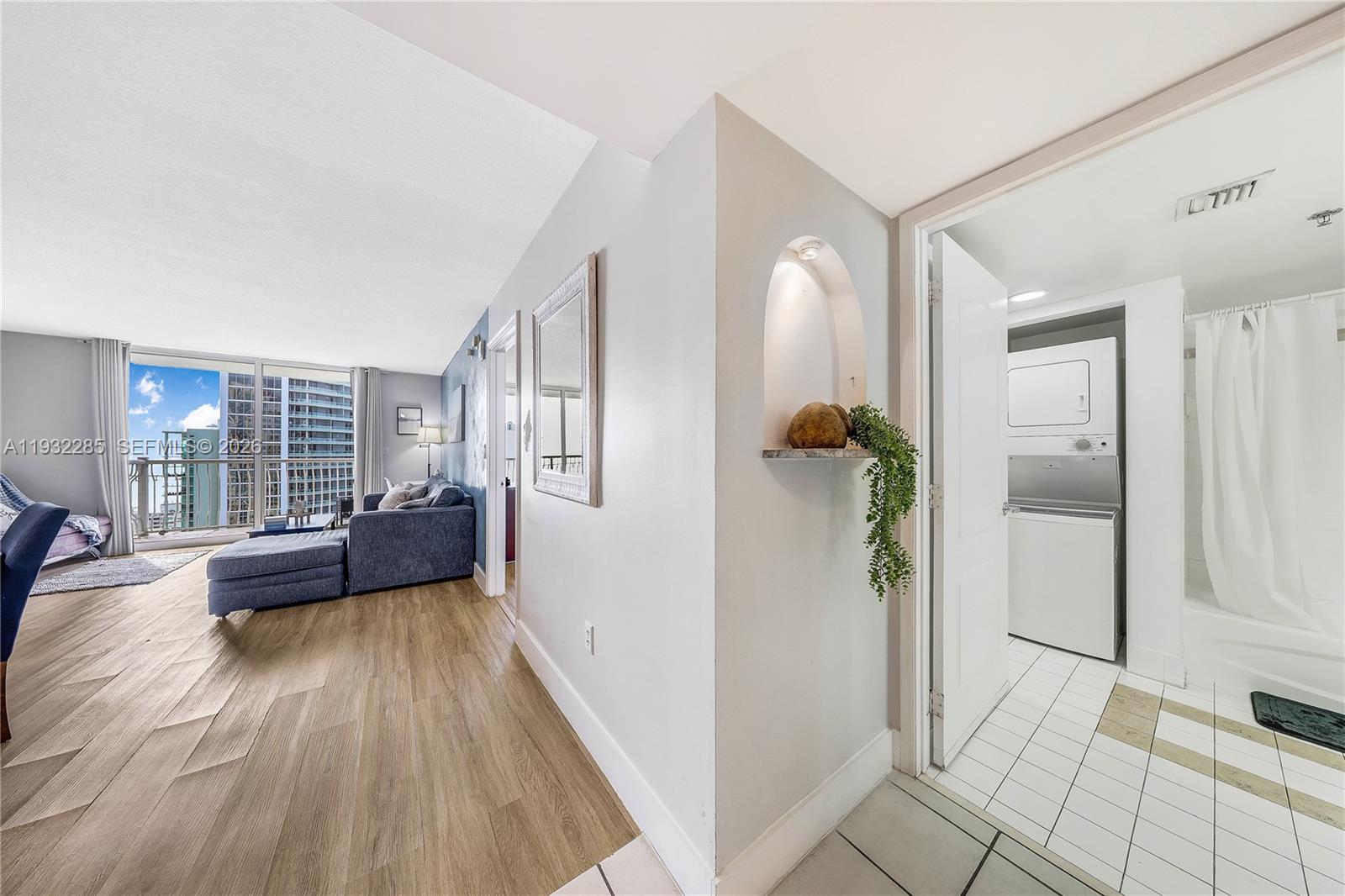 1200 Brickell Bay Dr #2903, Miami FL 33131