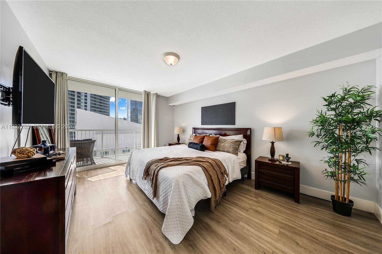 1200 Brickell Bay Dr #2903, Miami FL 33131