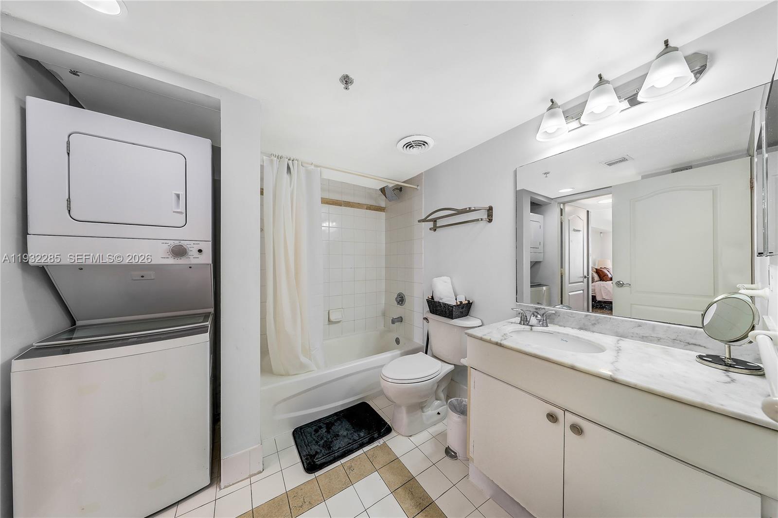 1200 Brickell Bay Dr #2903, Miami FL 33131