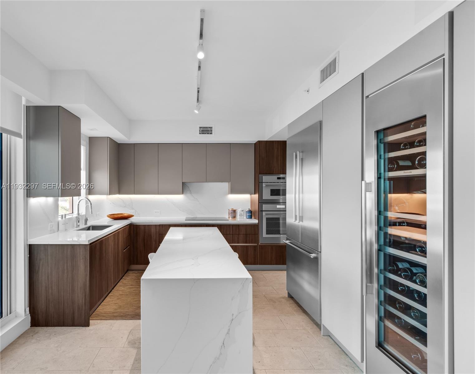 781 Crandon Blvd #801, Key Biscayne FL 33149