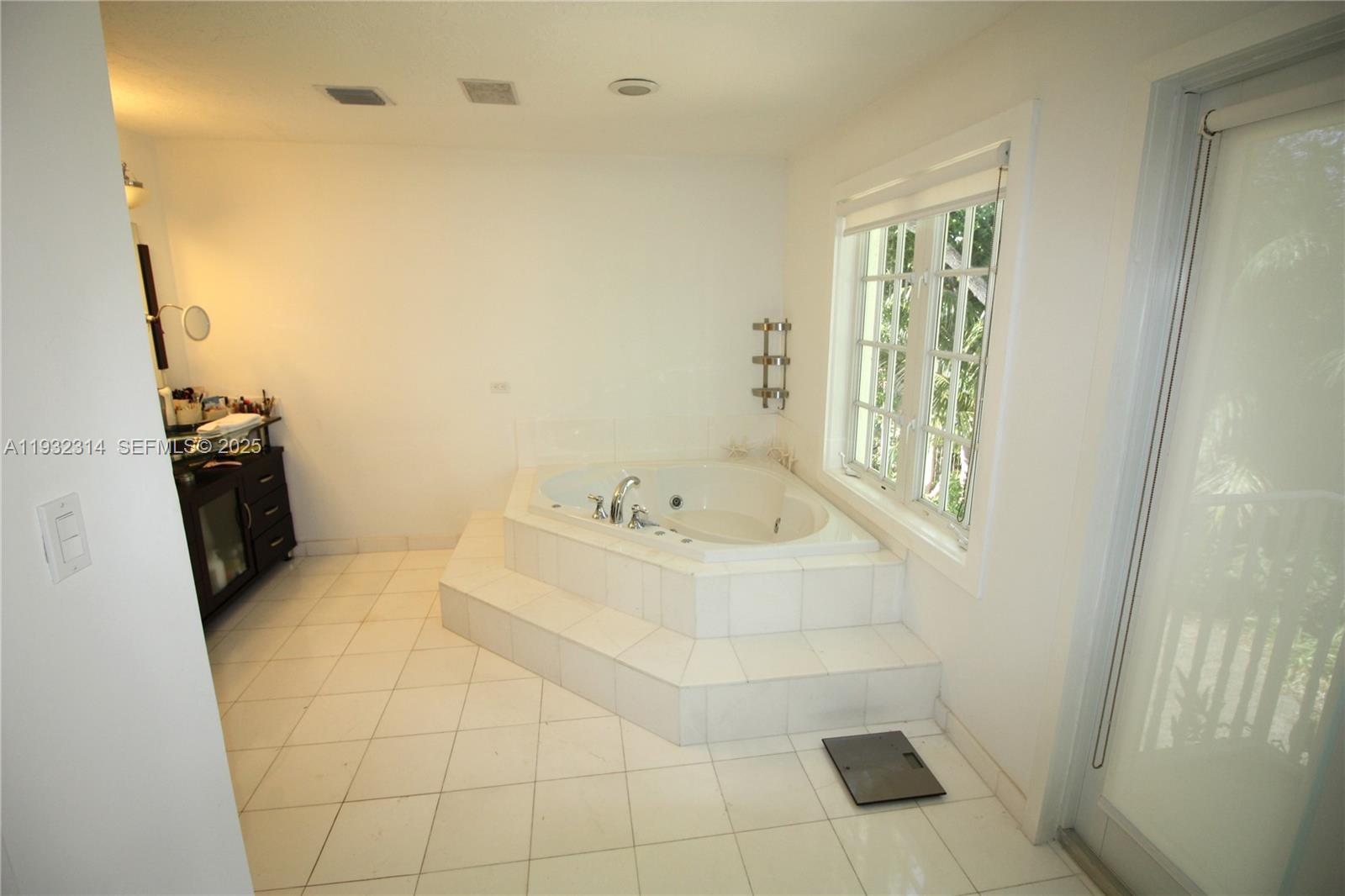 6750 Granada Blvd, Coral Gables FL 33146