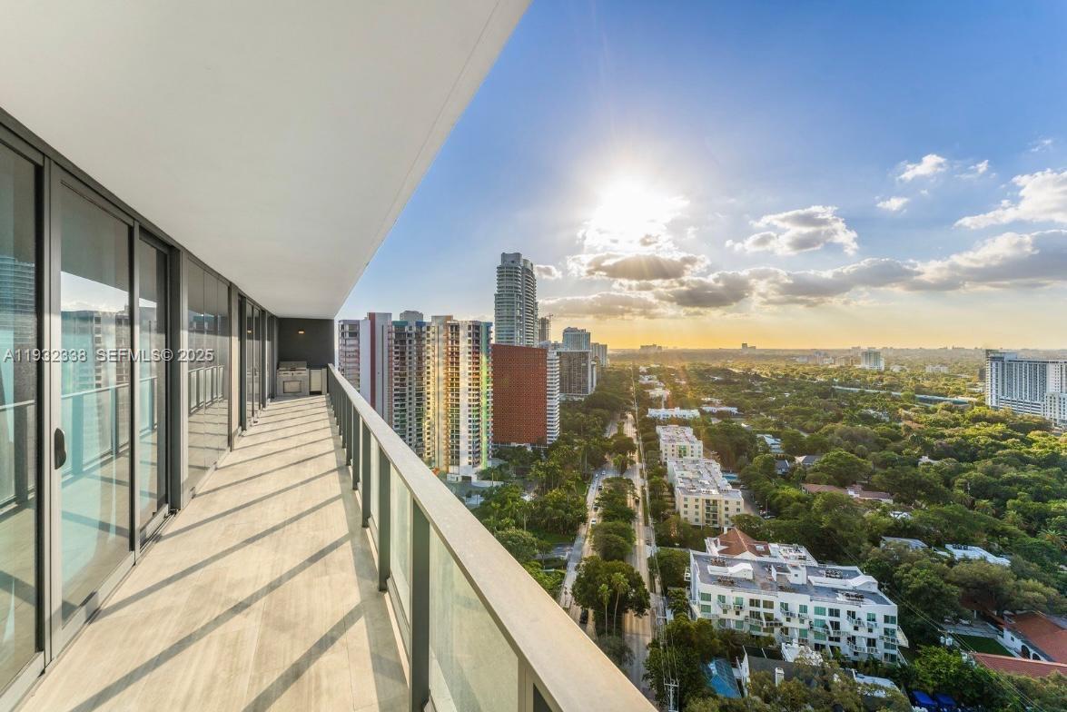 1451 Brickell Ave #2505, Miami FL 33131