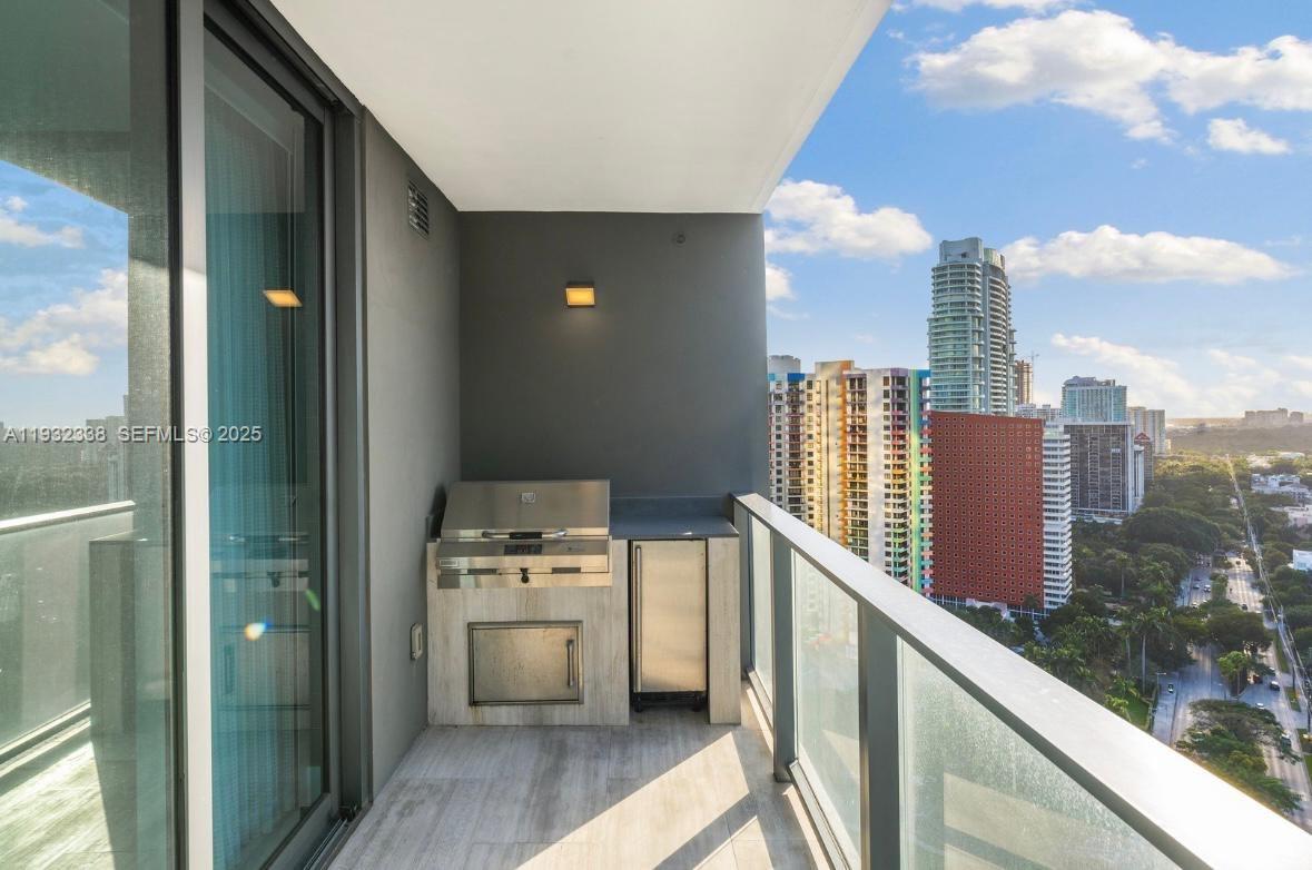 1451 Brickell Ave #2505, Miami FL 33131