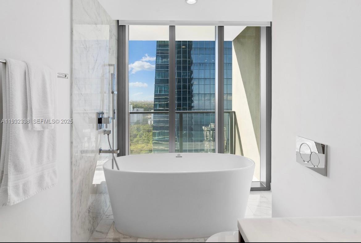 1451 Brickell Ave #2505, Miami FL 33131