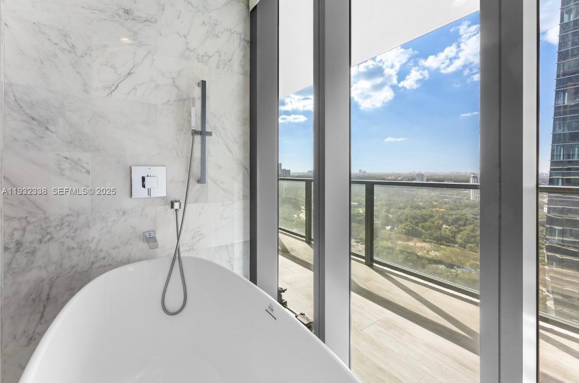 1451 Brickell Ave #2505, Miami FL 33131