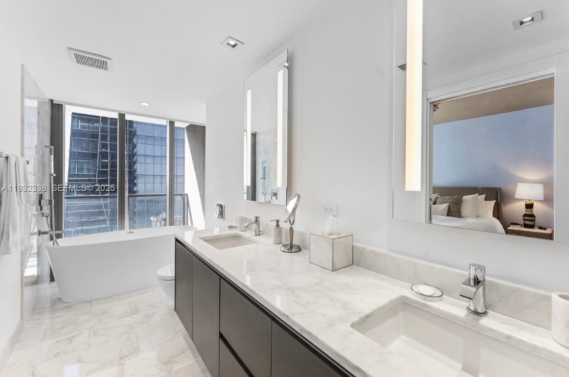 1451 Brickell Ave #2505, Miami FL 33131