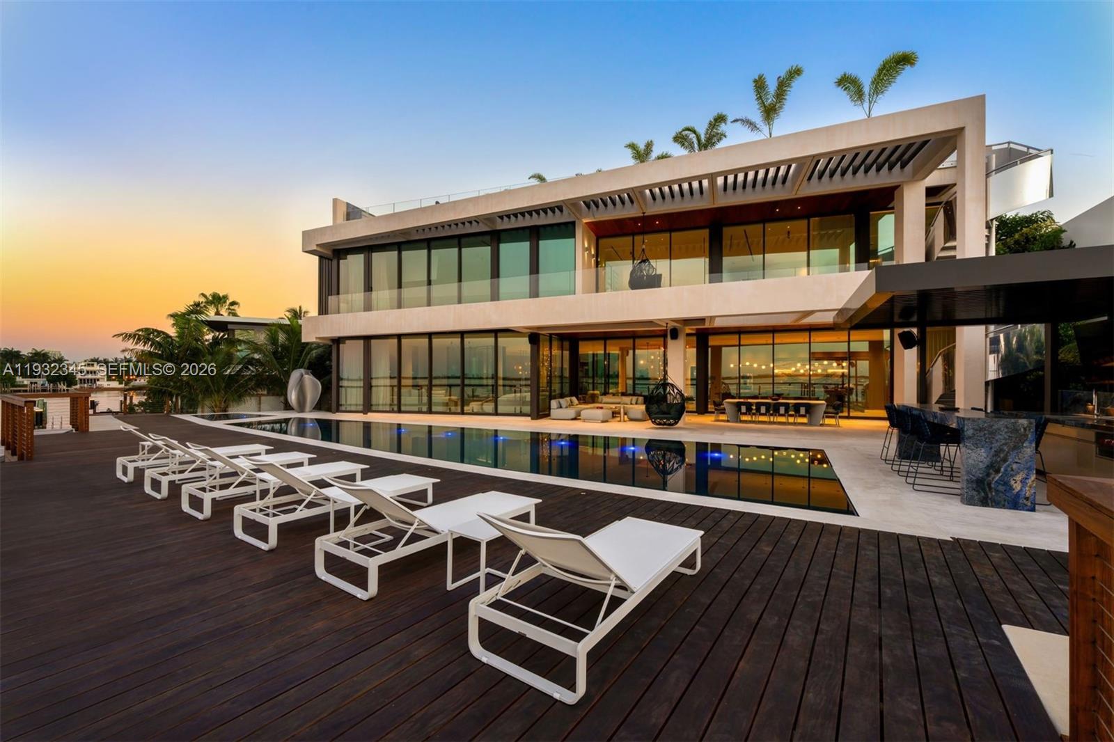 1413 N Venetian Way, Miami FL 33139