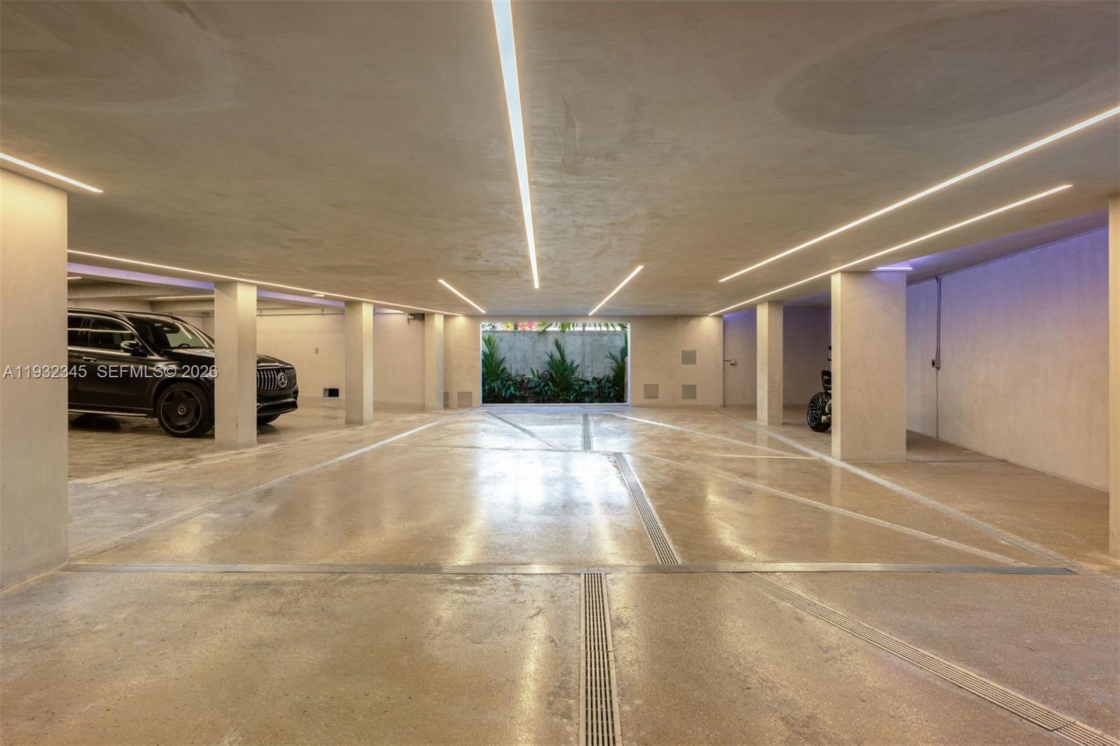1413 N Venetian Way, Miami FL 33139