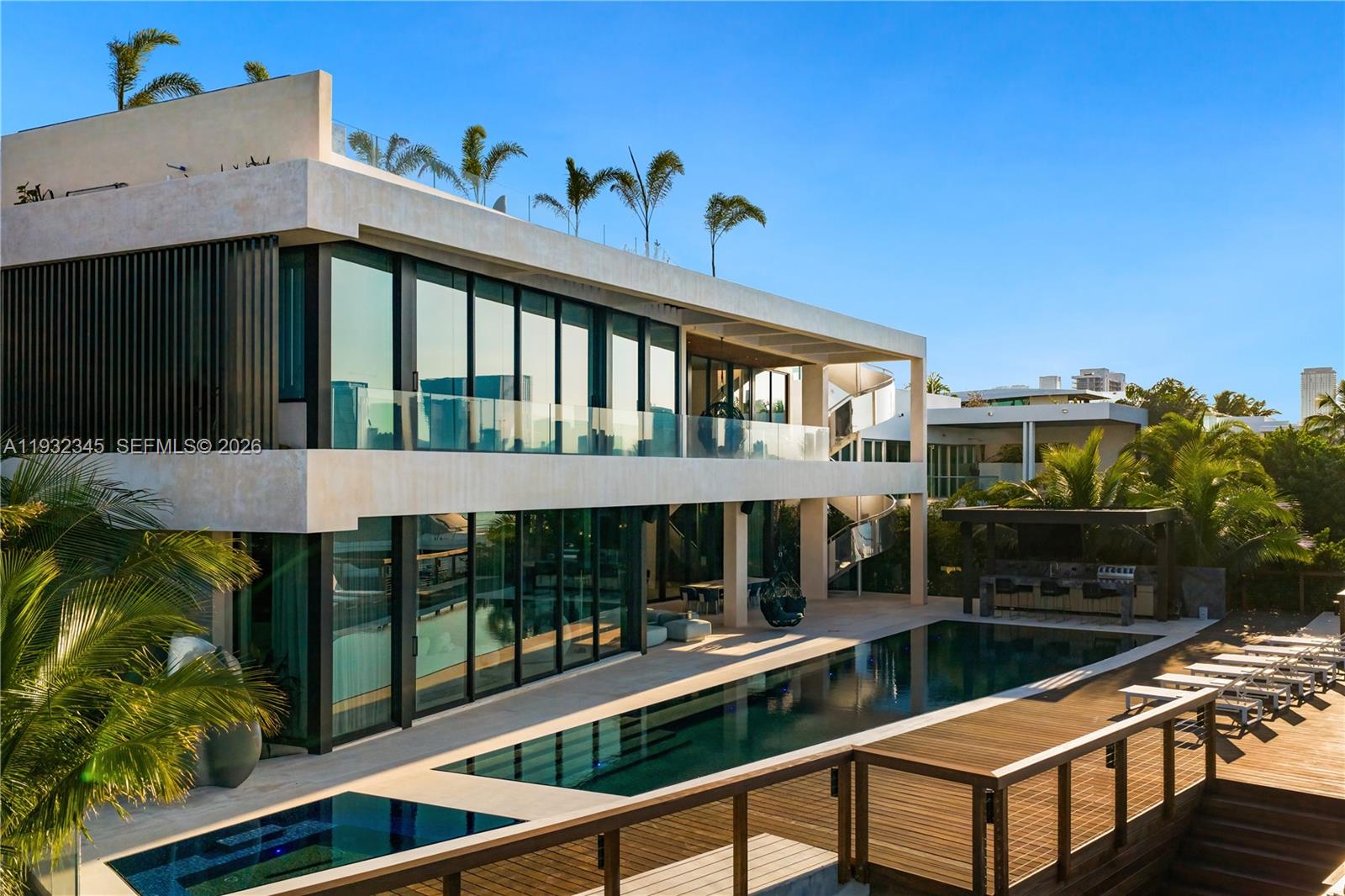 1413 N Venetian Way, Miami FL 33139