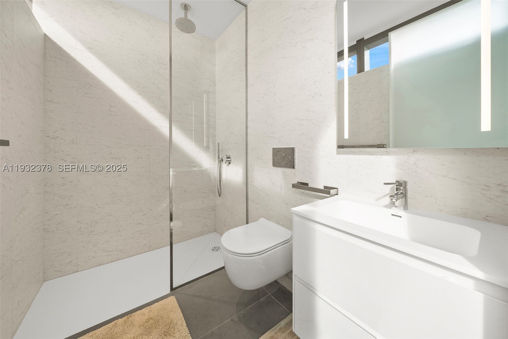 2000 S Ocean Dr #18B, Hallandale Beach FL 33009