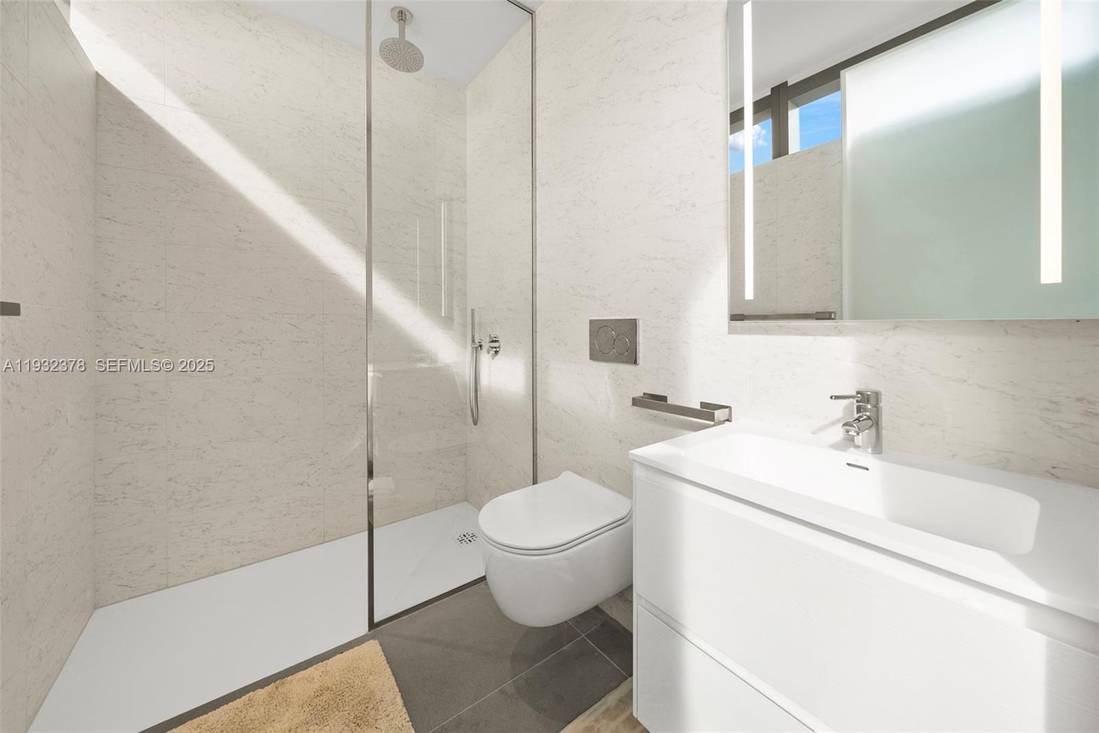 2000 S Ocean Dr #18B, Hallandale Beach FL 33009
