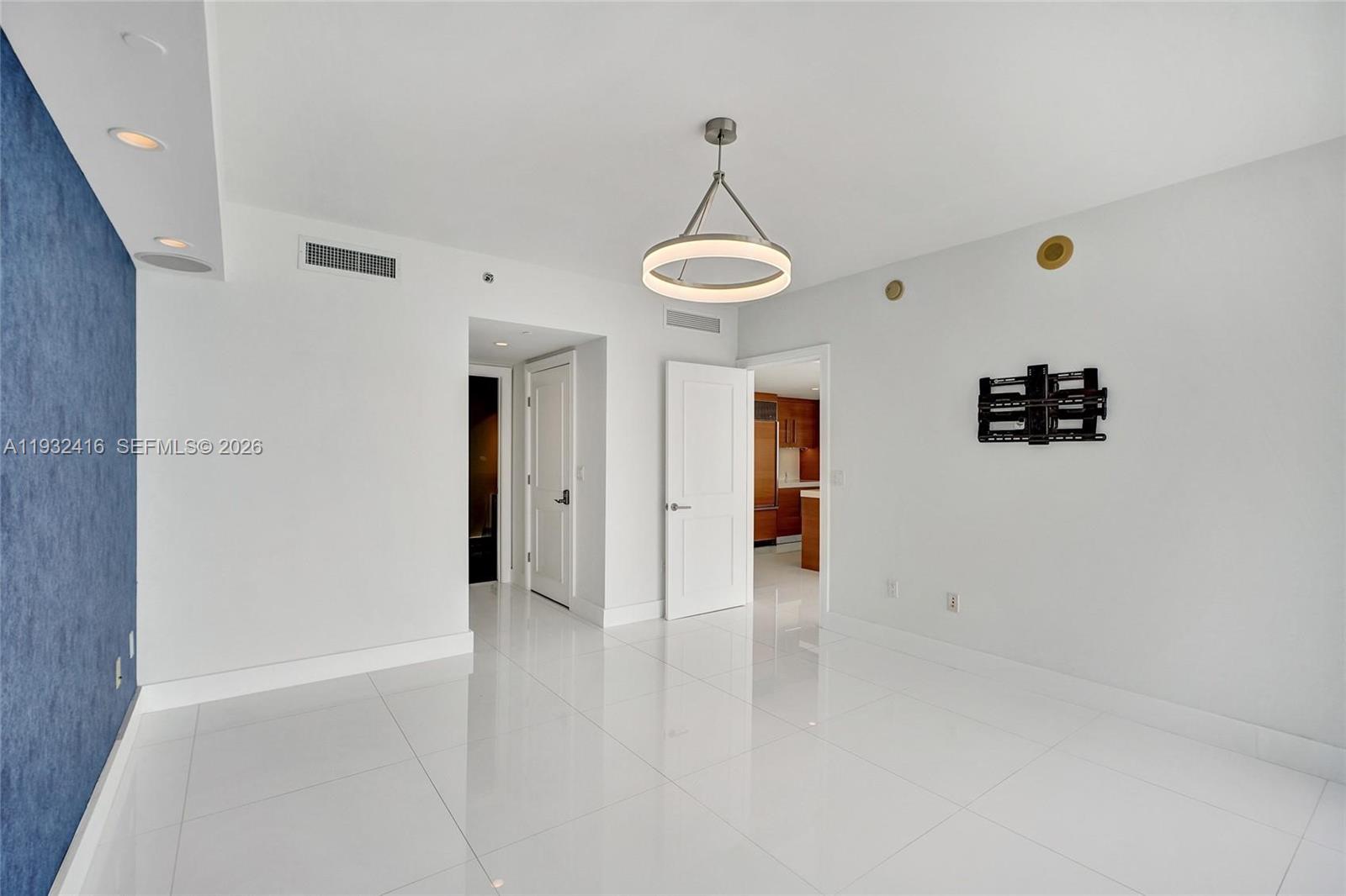 495 Brickell Ave #2301, Miami FL 33131