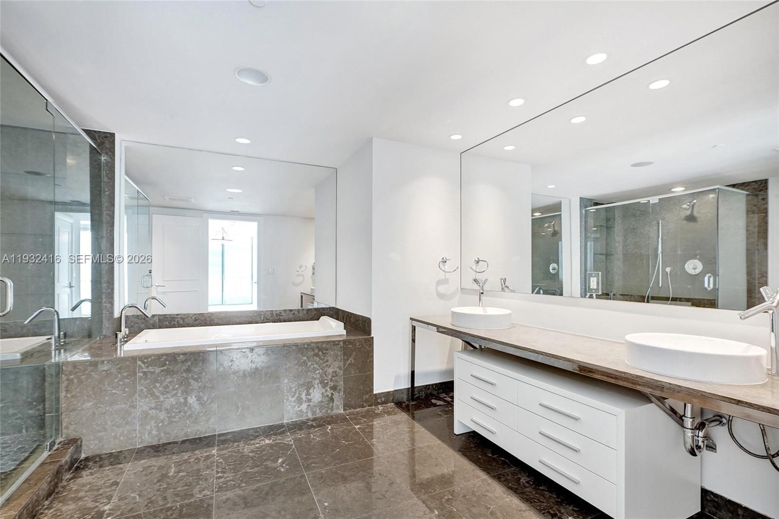495 Brickell Ave #2301, Miami FL 33131