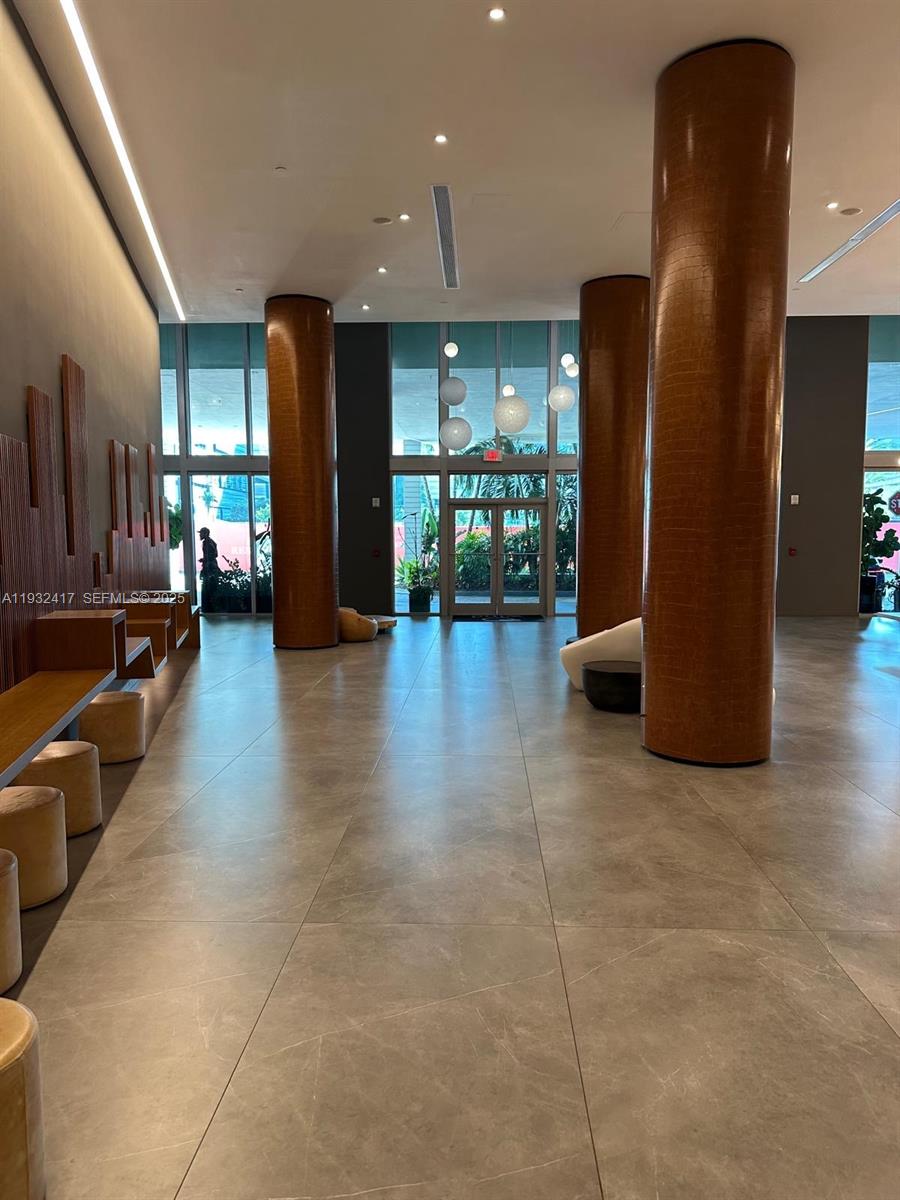 350 S Miami Ave #2913, Miami FL 33130