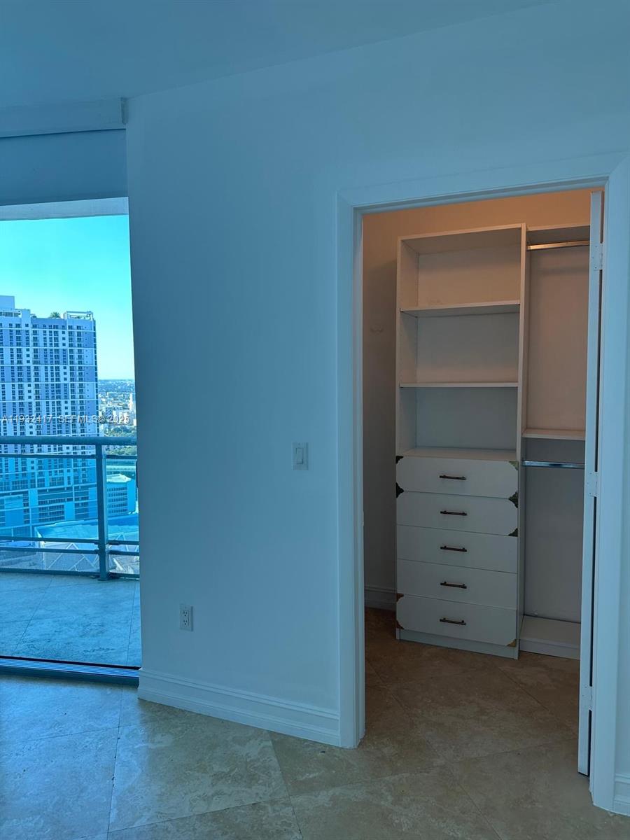350 S Miami Ave #2913, Miami FL 33130
