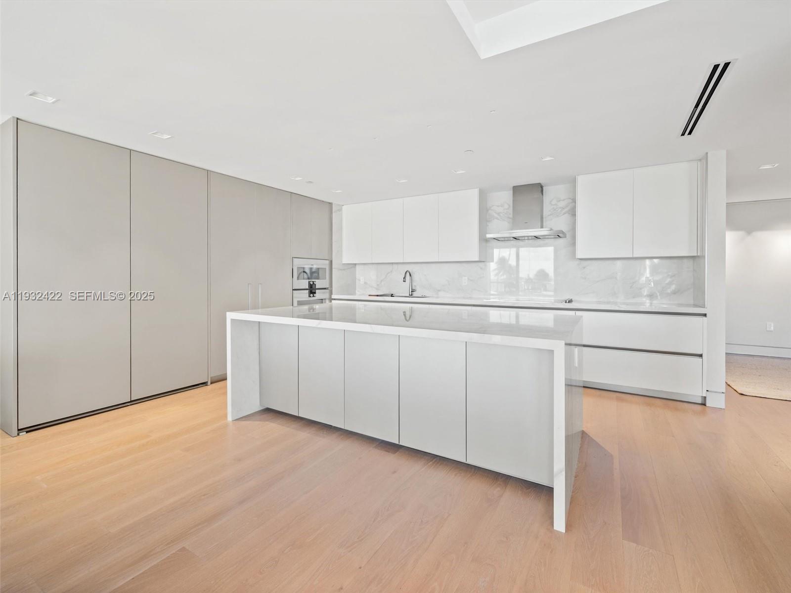 7937 Fisher Island Dr #7937, Miami Beach FL 33109