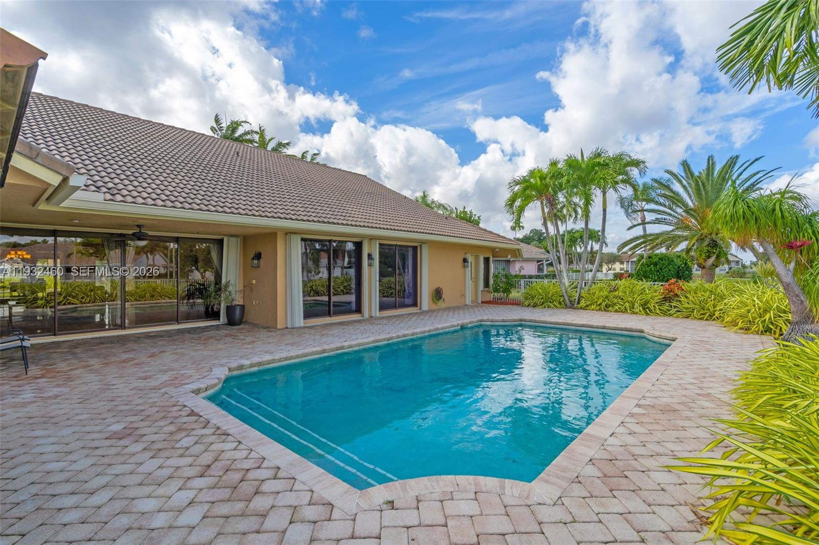 7840 NW 86th Ter, Tamarac FL 33321