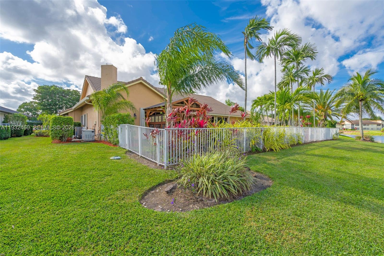 7840 NW 86th Ter, Tamarac FL 33321