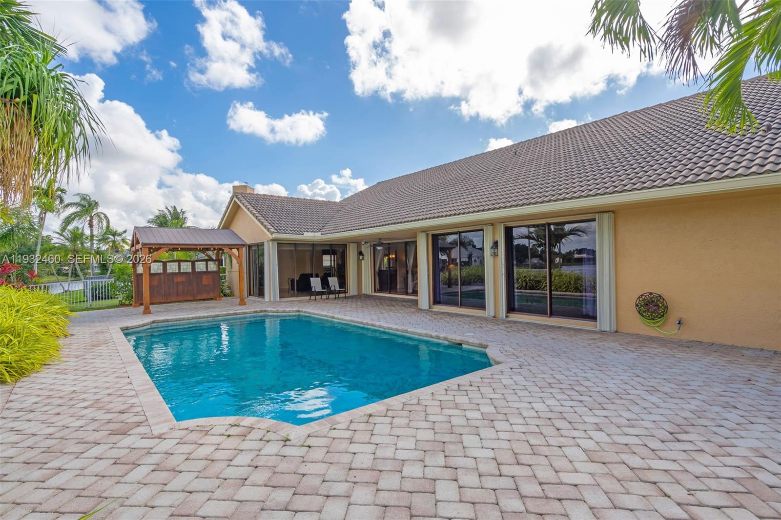 7840 NW 86th Ter, Tamarac FL 33321