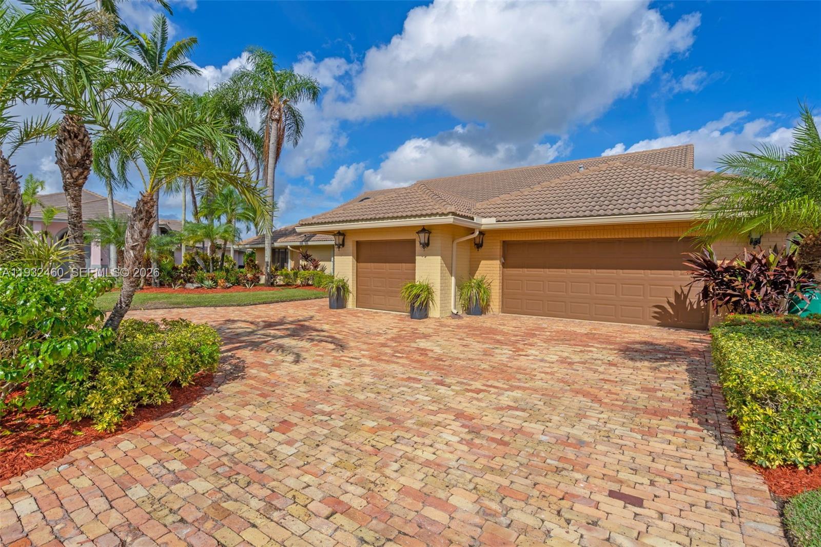 7840 NW 86th Ter, Tamarac FL 33321