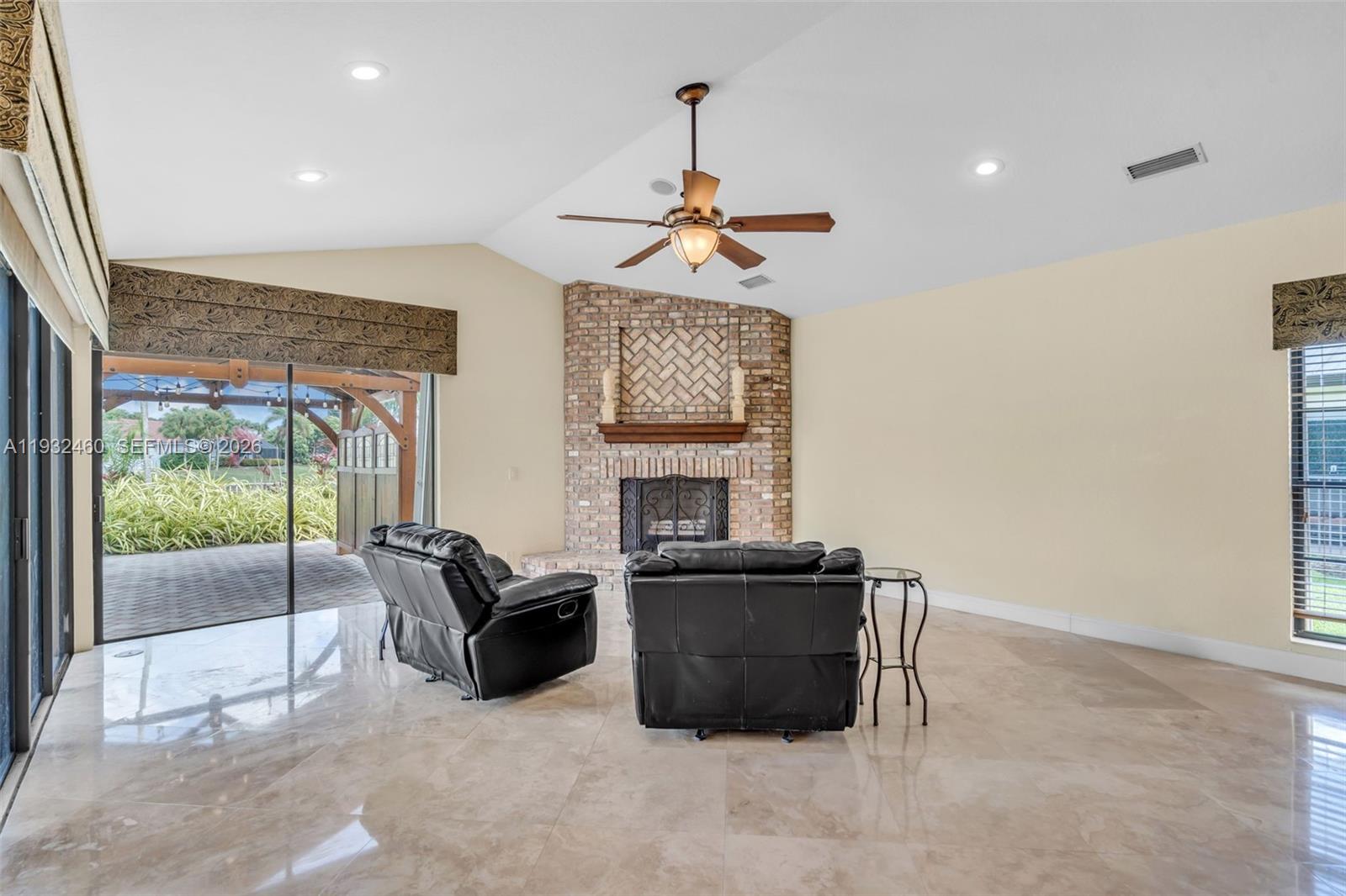 7840 NW 86th Ter, Tamarac FL 33321