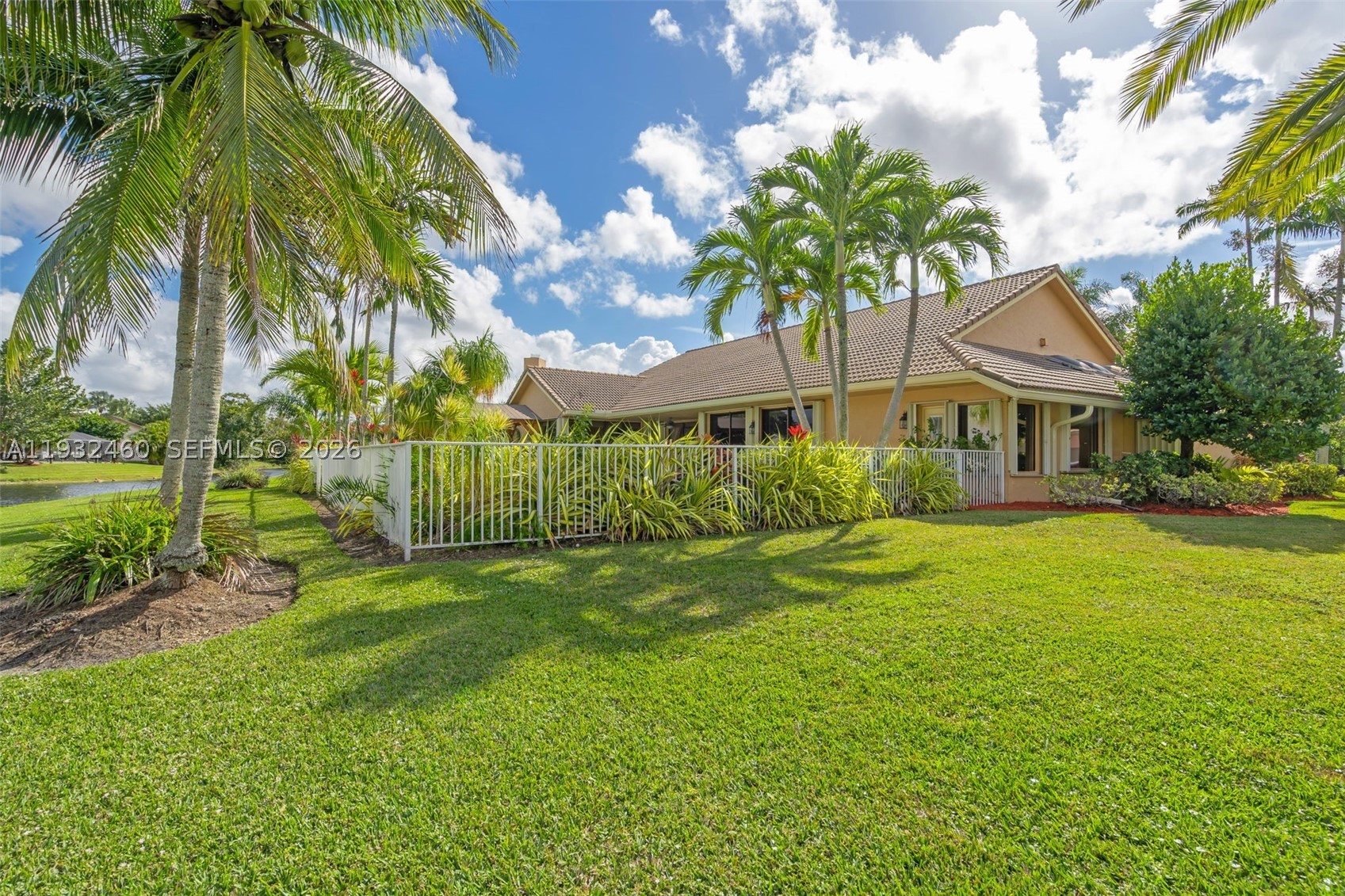 7840 NW 86th Ter, Tamarac FL 33321