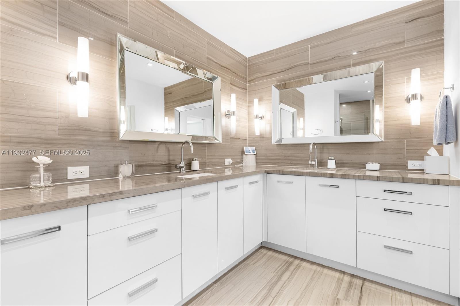 6420 Pinetree Drive Cir, Miami Beach FL 33141