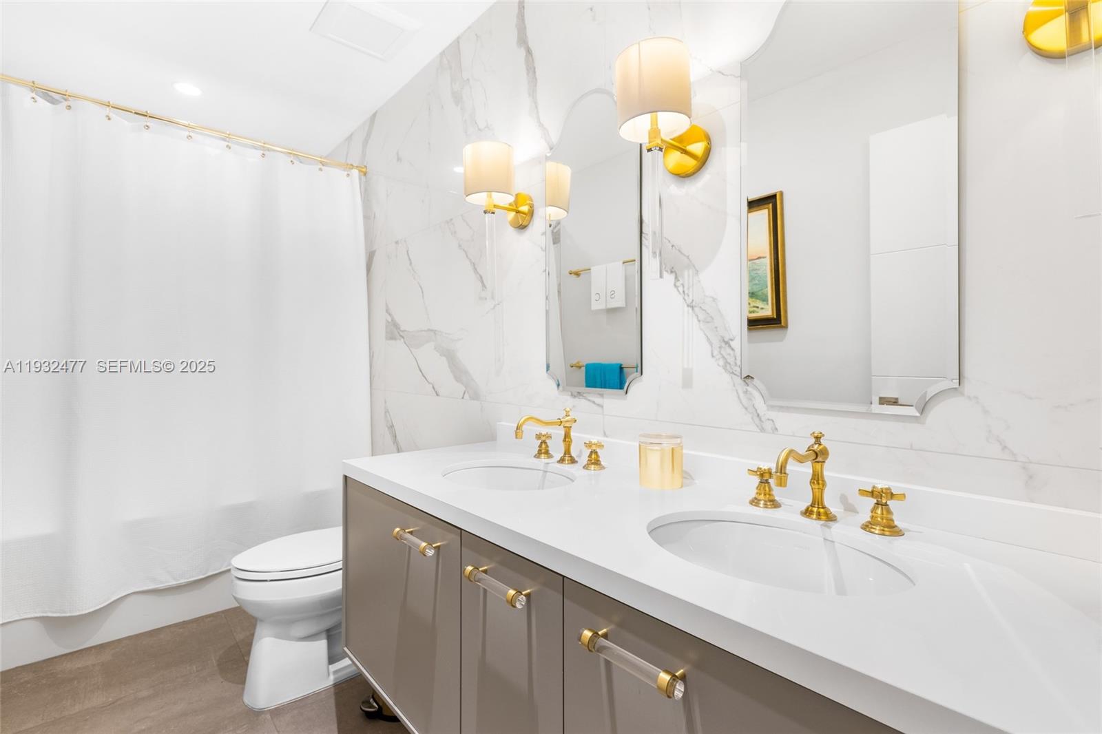 6420 Pinetree Drive Cir, Miami Beach FL 33141