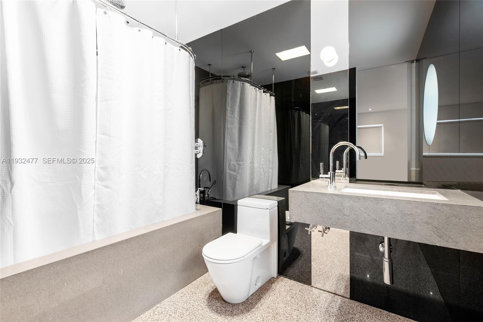 6420 Pinetree Drive Cir, Miami Beach FL 33141